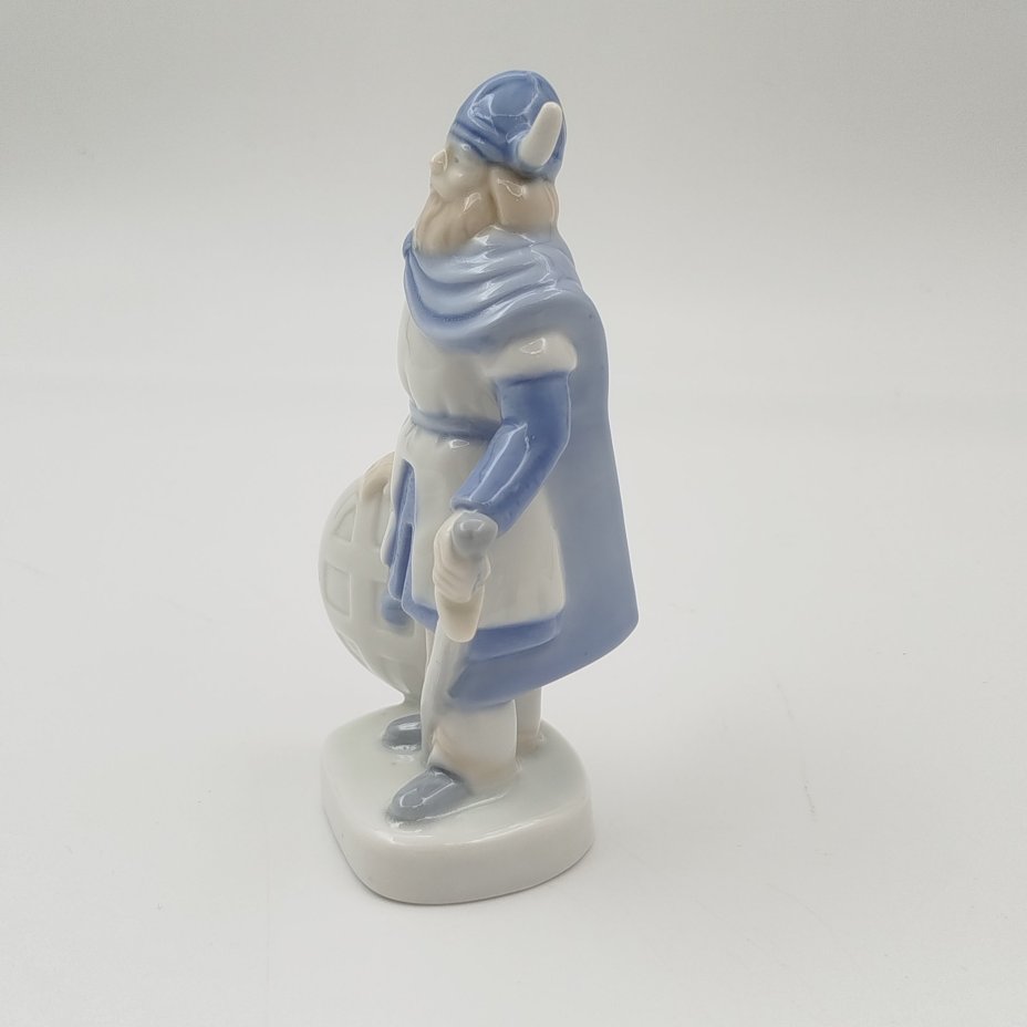 Статуэтка "Викинг"