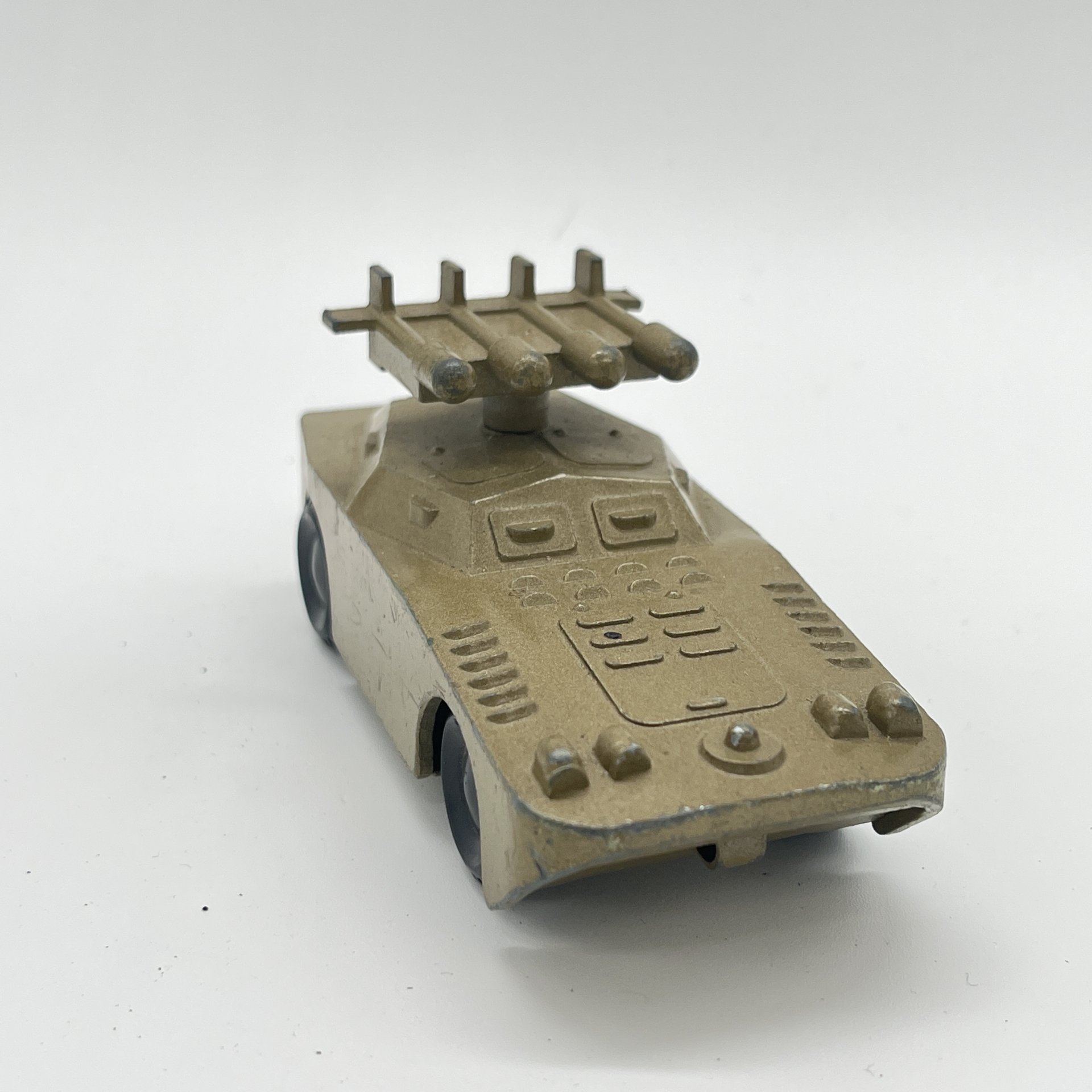 Масштабная модель "БРДМ с ракетной установкой"