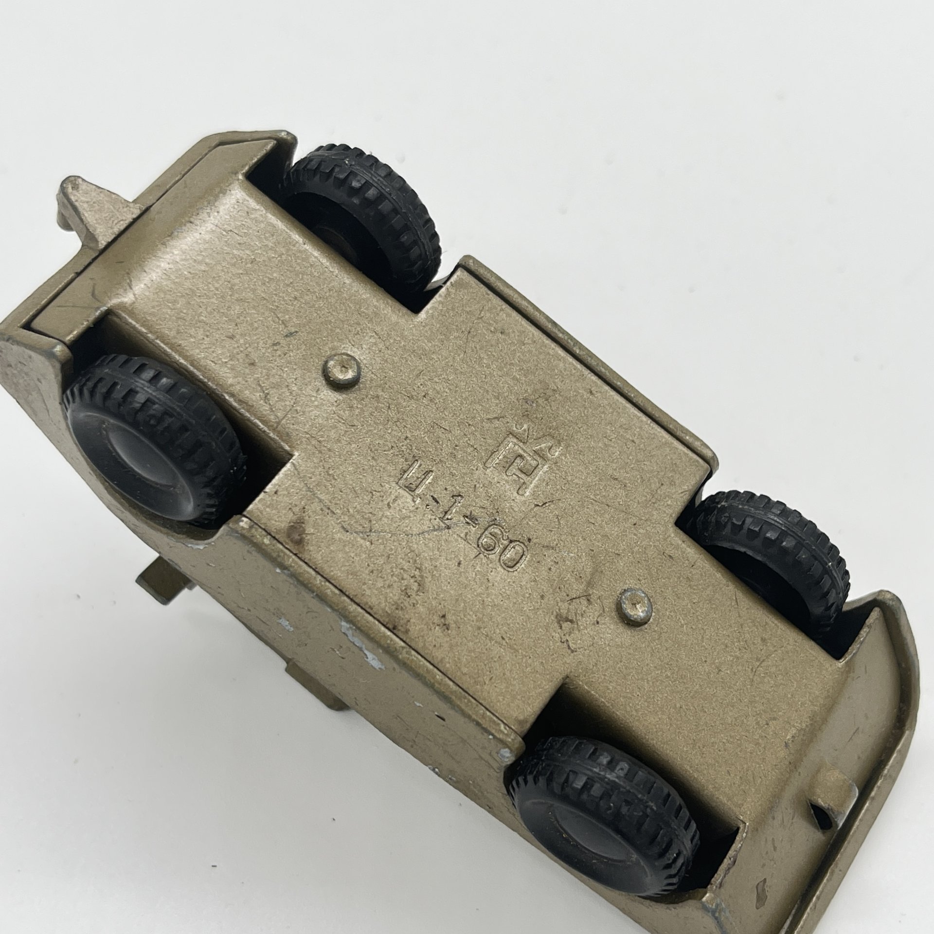 Масштабная модель "БРДМ с ракетной установкой"