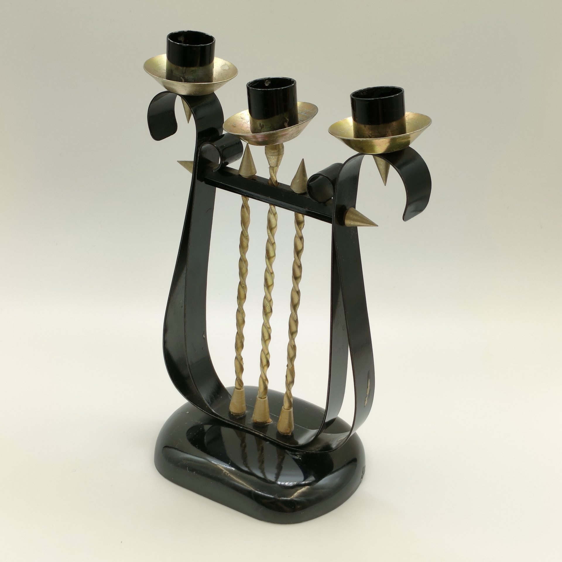 Подсвечник фигурный "Арфа" на три свечи, Московский машиностроительный завод «Салют», сплав металлов, крашение, СССР, 1970-1990 гг.