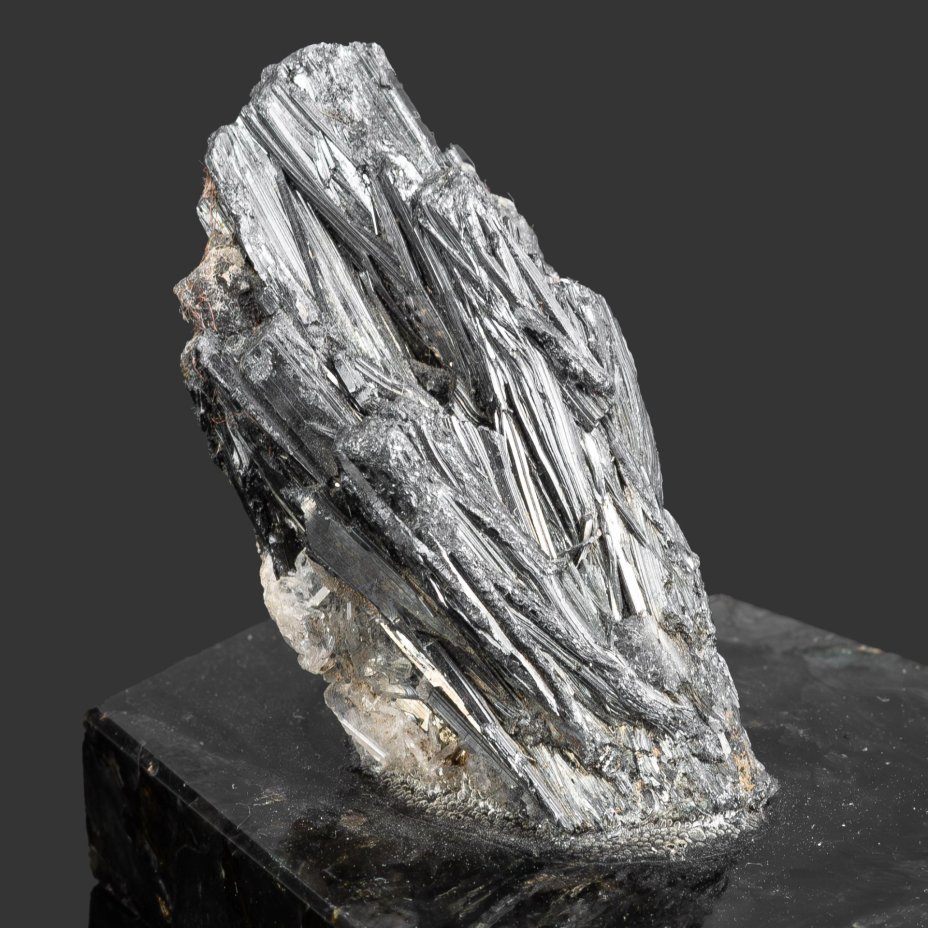 Настольное украшение в виде минерала на подставке "Made in USSR" (гюбнерит)