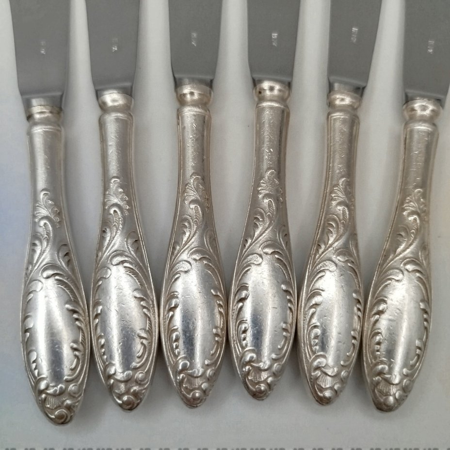 Набор из шести ножей для рыбы с различным декором на клинках