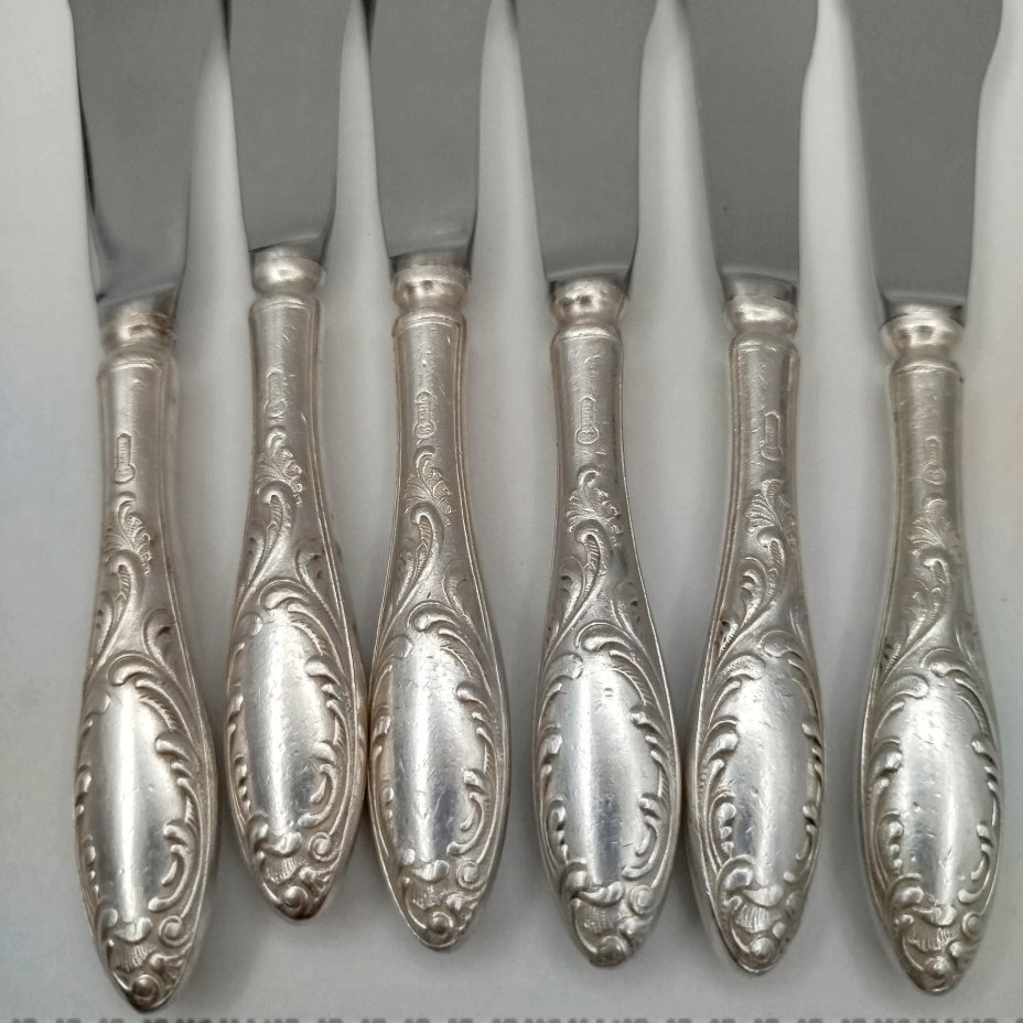 Набор из шести ножей для рыбы с различным декором на клинках