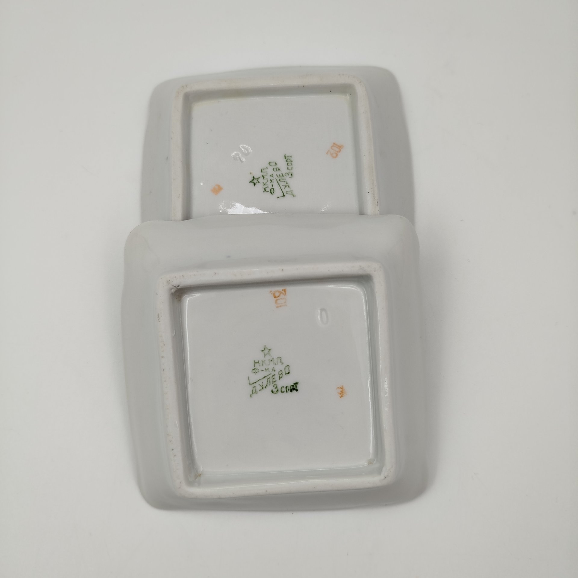 Пара розеток квадратной формы с цветочным декором, фарфор, деколь, золочение, Дулевский фарфоровый завод (Дулёво), СССР, 1934-1937 гг.