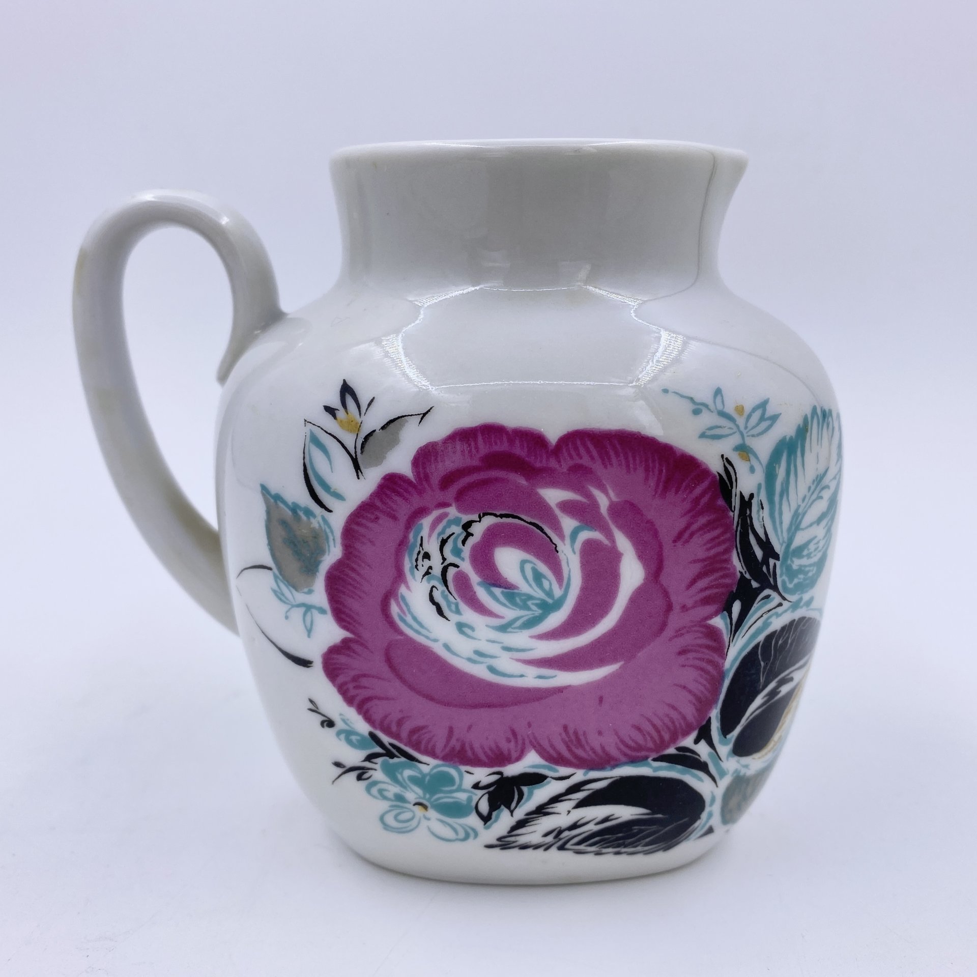 Молочник с цветочным декором, Ленинградский фарфоровый завод (ЛФЗ)
