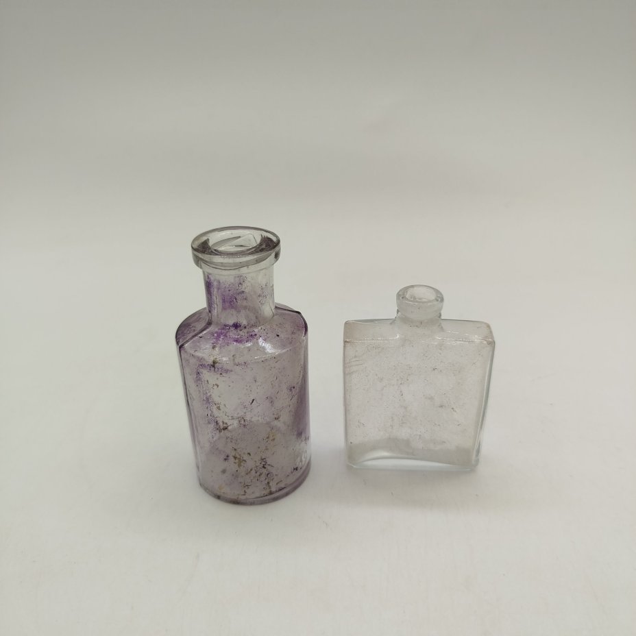 Набор из двух аптечных пузырьков, стекло, Россия, 1900-1930 гг.