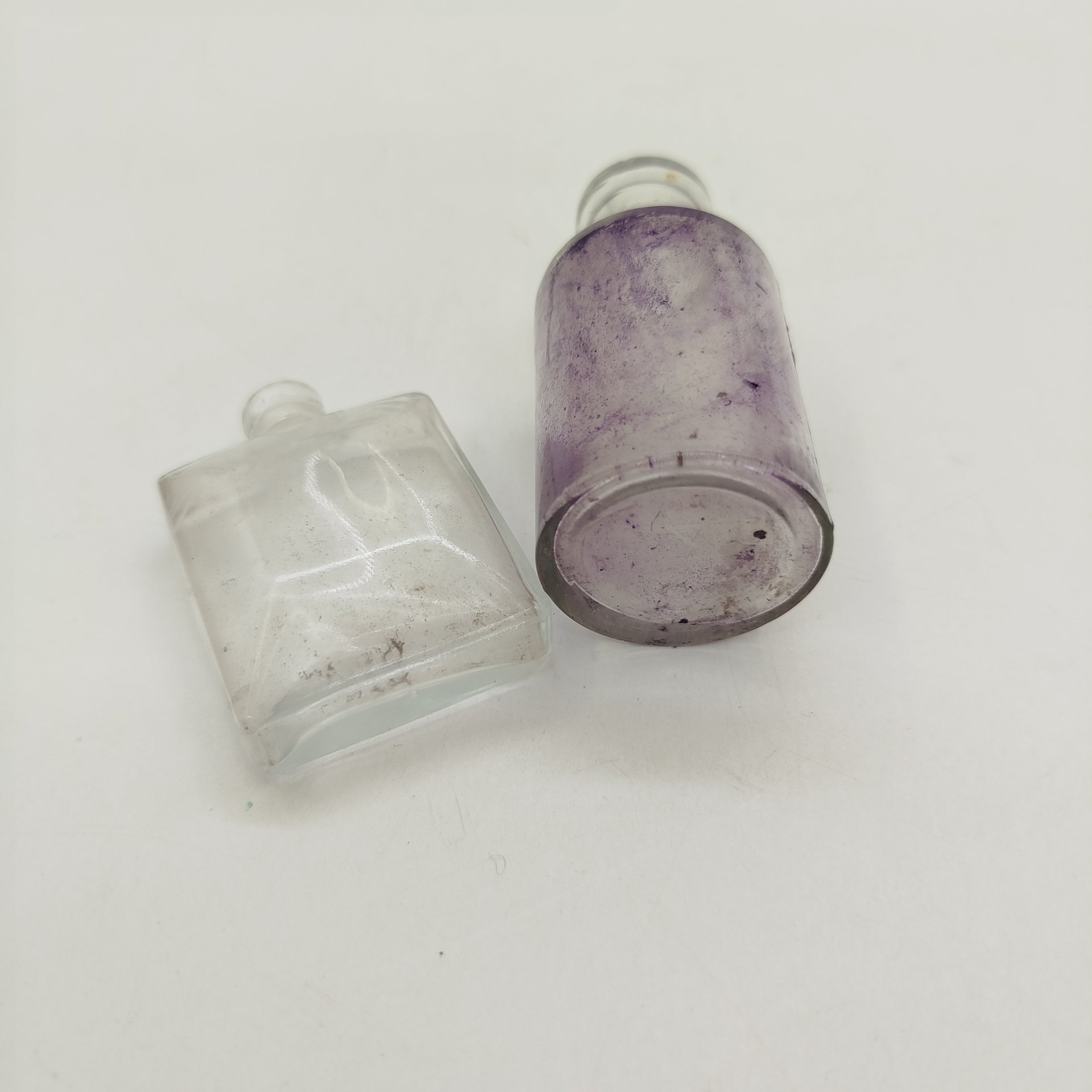 Набор из двух аптечных пузырьков, стекло, Россия, 1900-1930 гг.