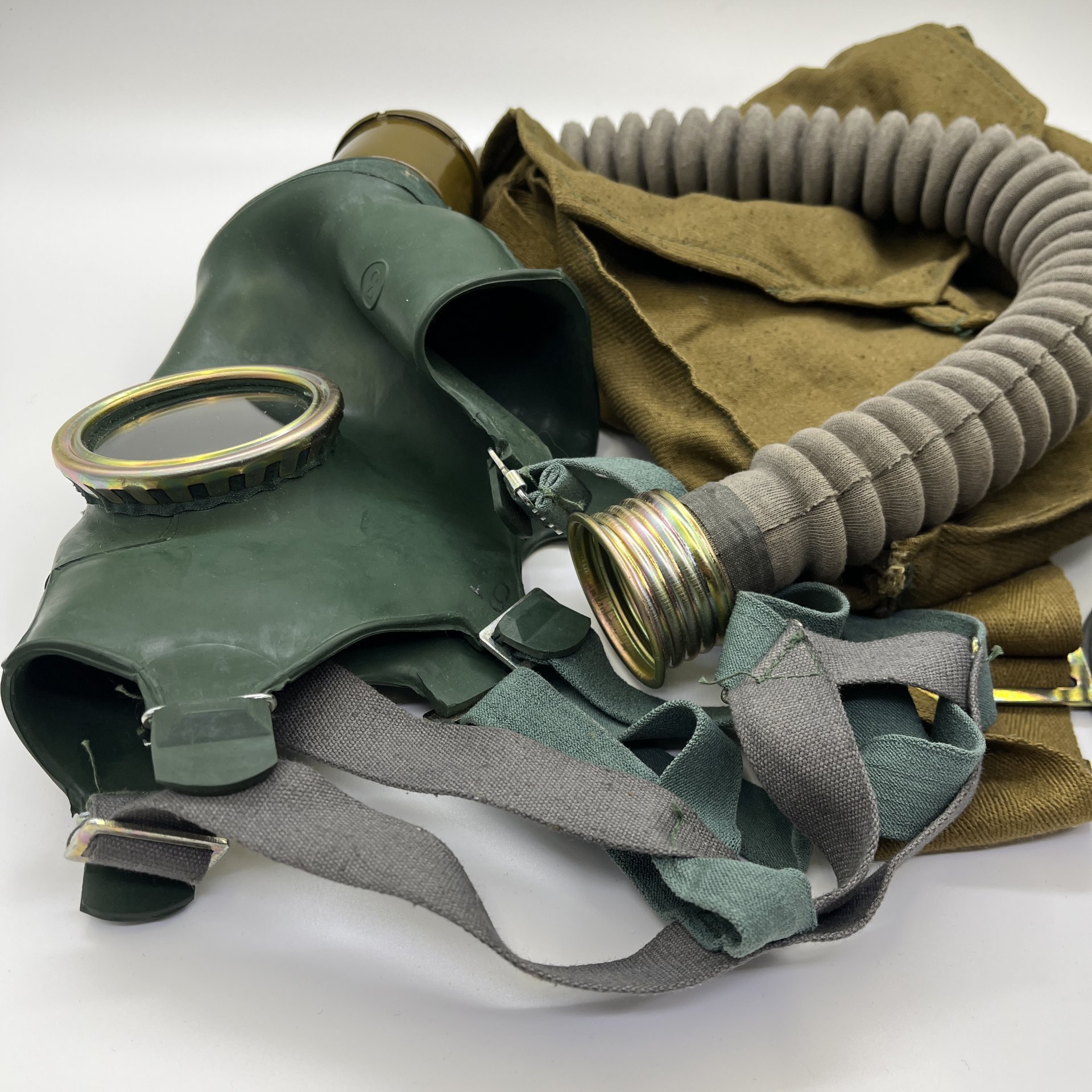 Противогаз  с фильтром ГП-4У