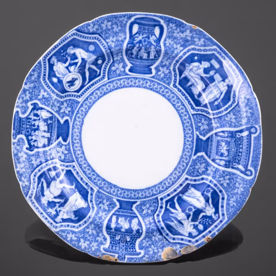 Тарелка с декором в виде античных сцен и ваз вдоль борта, Spode