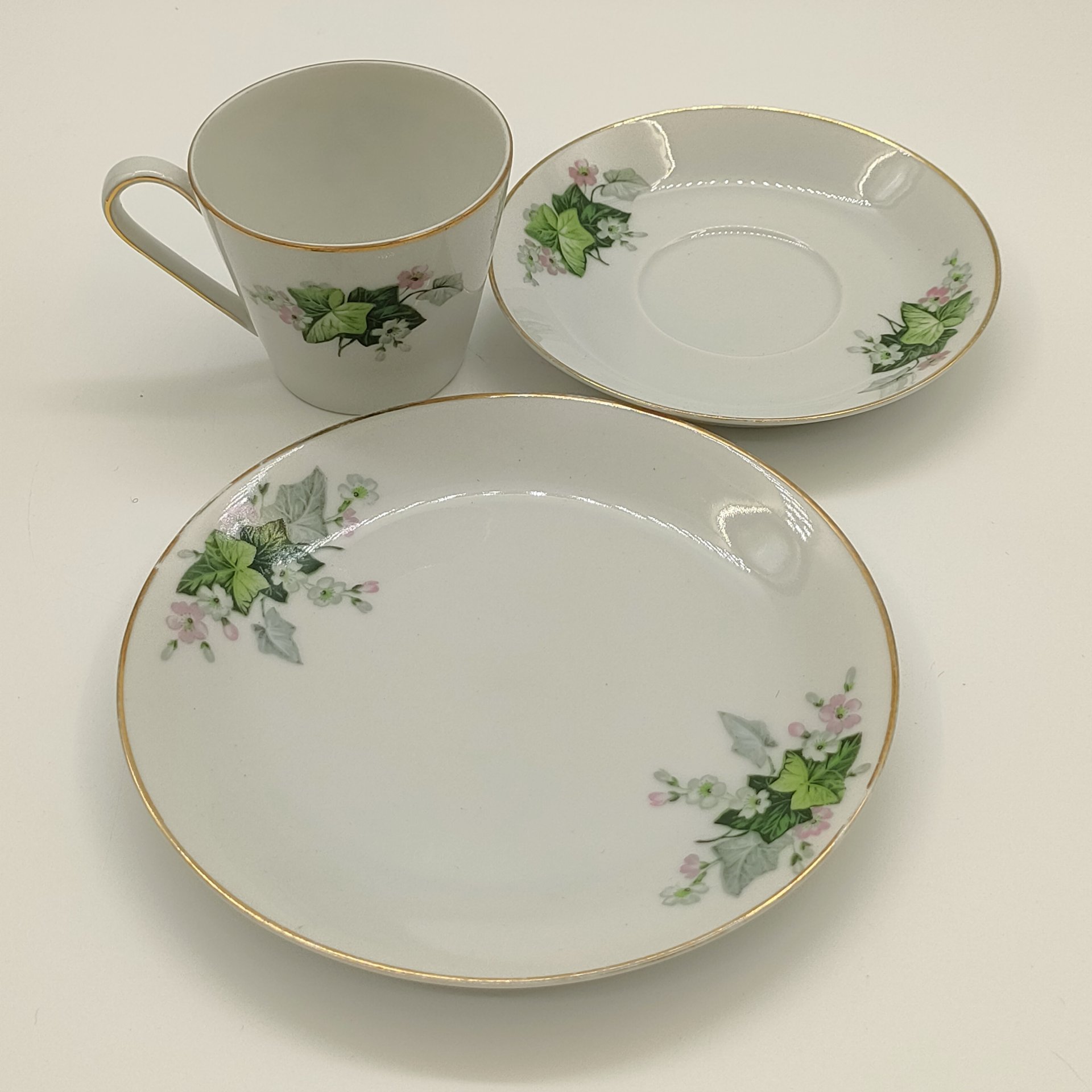 Трио кофейное с цветочным декором, фарфор, деколь, золочение, Schönwald, Германия, 1950-1972 гг.