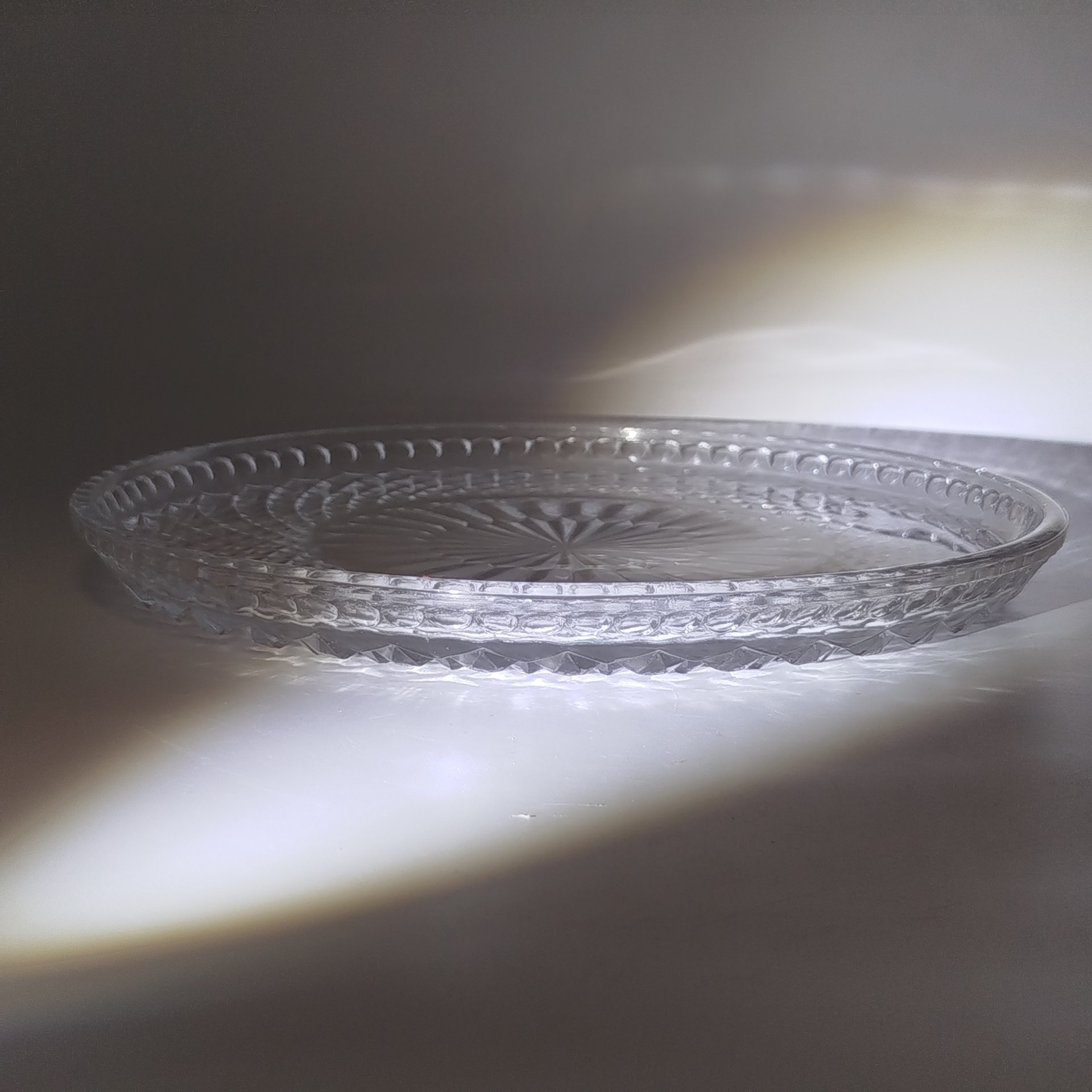 Поднос с рельефным геометрическим декором, хрусталь, пресс, Гусевской хрустальный завод (Гусь-Хрустальный), СССР, 1970-1990 гг.