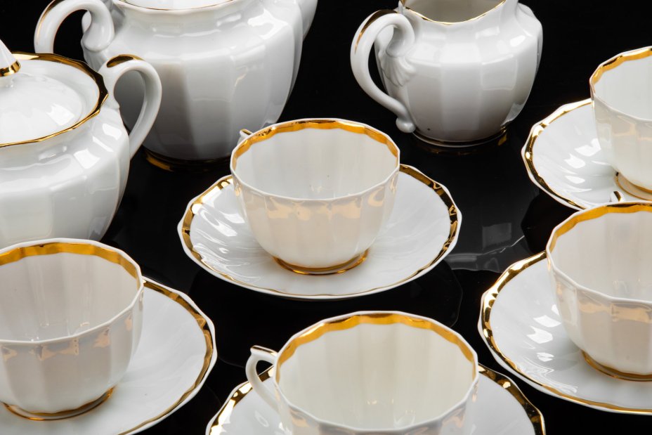 Сервиз чайный "Золотая лента" на 5 персон (13 предметов), фарфор, золочение, Дмитровский фарфоровый завод (ДФЗ Вербилки), СССР, 1965-1991 гг.