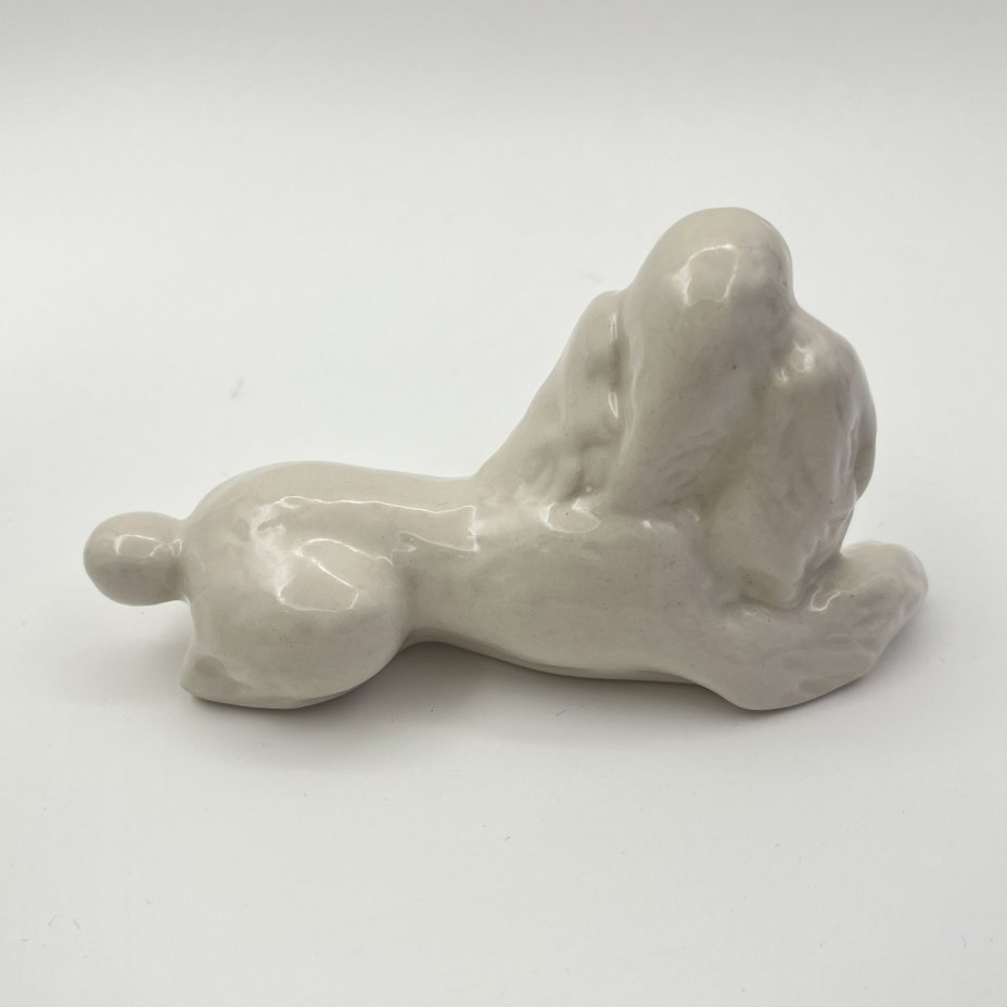 Статуэтка "Белый пудель", скульптор Т.С. Линчевская, фарфор, роспись, Ленинградский фарфоровый завод (ЛФЗ), СССР, 1986-1991 гг.