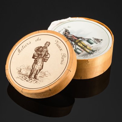 Набор десертных тарелок из серии "Métiers du Vieux Paris" ("Профессии старого Парижа") на 6 персон в оригинальной коробке, Tradition CNP, фарфор, деколь, дерево, Франция, 1960-1970 гг.