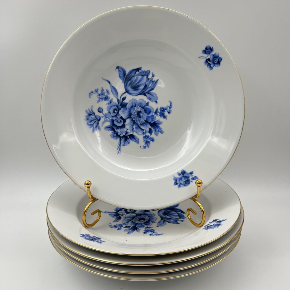 Набор из 5-ти суповых тарелок с декором в виде синих цветов, фарфор, деколь, золочение, Kahla, ГДР, 1968-1987 гг.