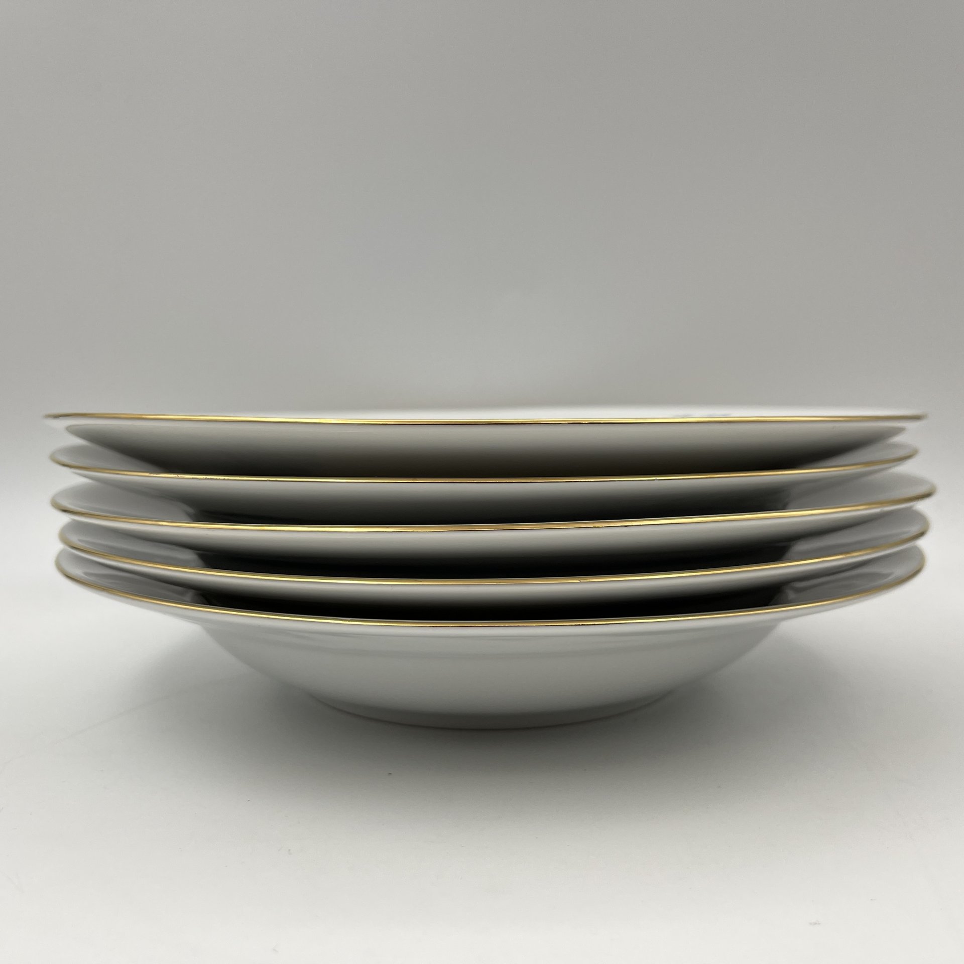 Набор из 5-ти суповых тарелок с декором в виде синих цветов, фарфор, деколь, золочение, Kahla, ГДР, 1968-1987 гг.