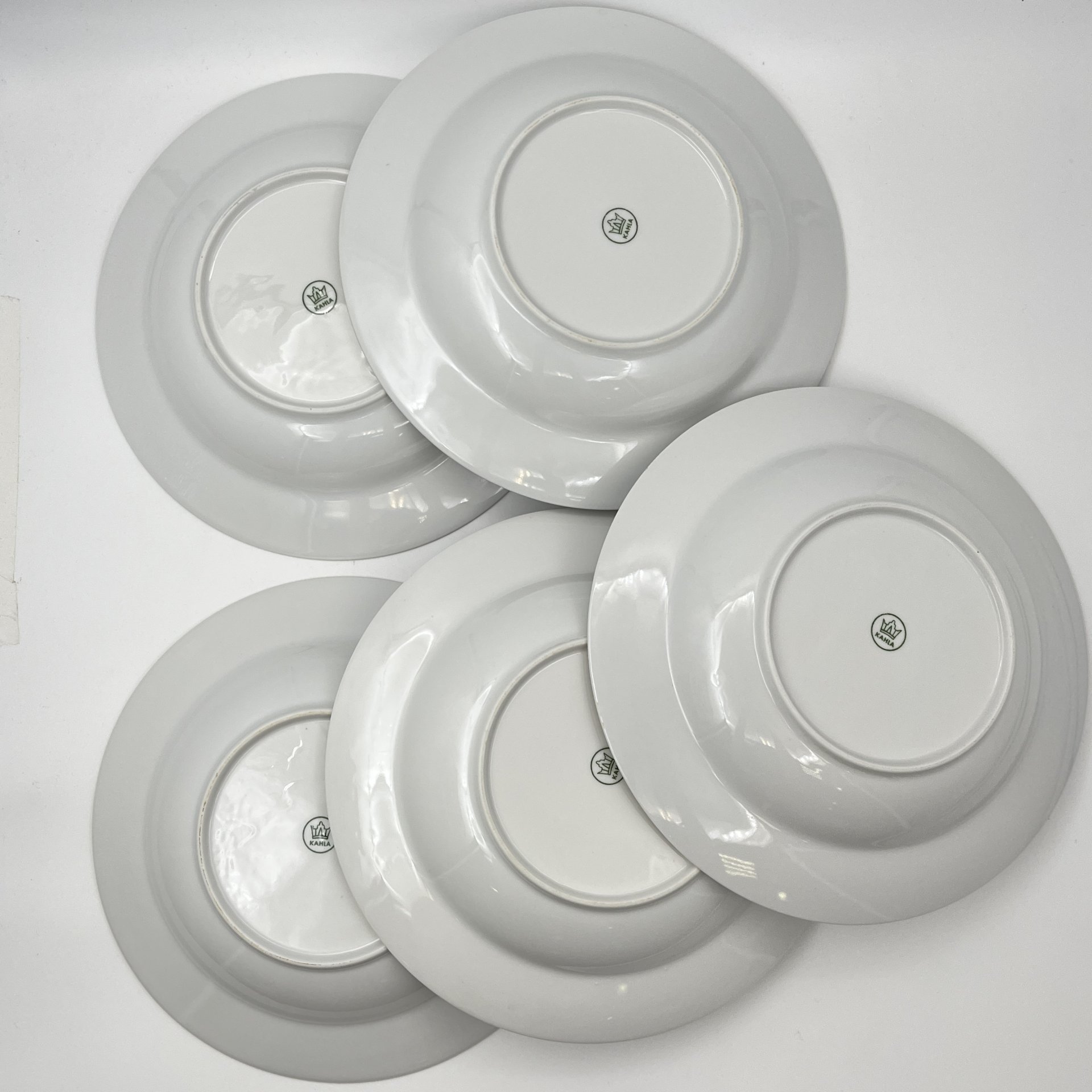 Набор из 5-ти суповых тарелок с декором в виде синих цветов, фарфор, деколь, золочение, Kahla, ГДР, 1968-1987 гг.