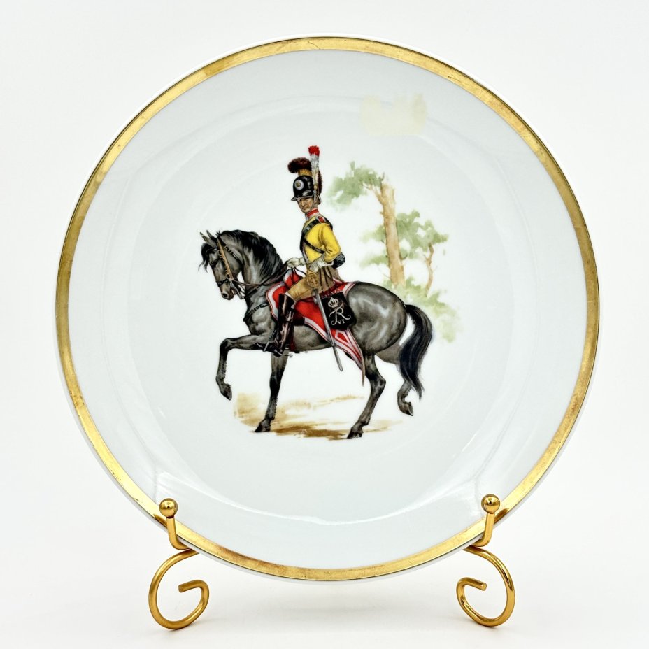 Тарелка "Dragon du Danemark" (Драгон Дании) из серии "Champs Élysées Paris. European Cavalry" (Чемпионы Елисейских Полей. Европейская кавалерия), Rieber Bavaria