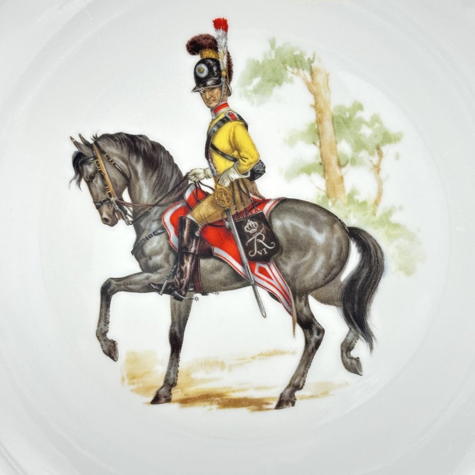 Тарелка "Dragon du Danemark" (Драгон Дании) из серии "Champs Élysées Paris. European Cavalry" (Чемпионы Елисейских Полей. Европейская кавалерия), Rieber Bavaria
