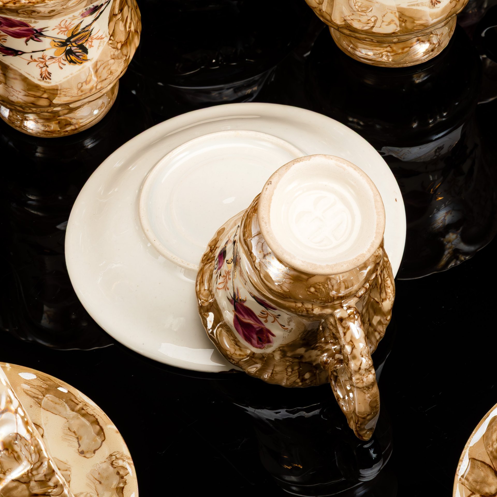 Сервиз чайно-кофейный с декором в виде роз на 6 персон (21 предмет)