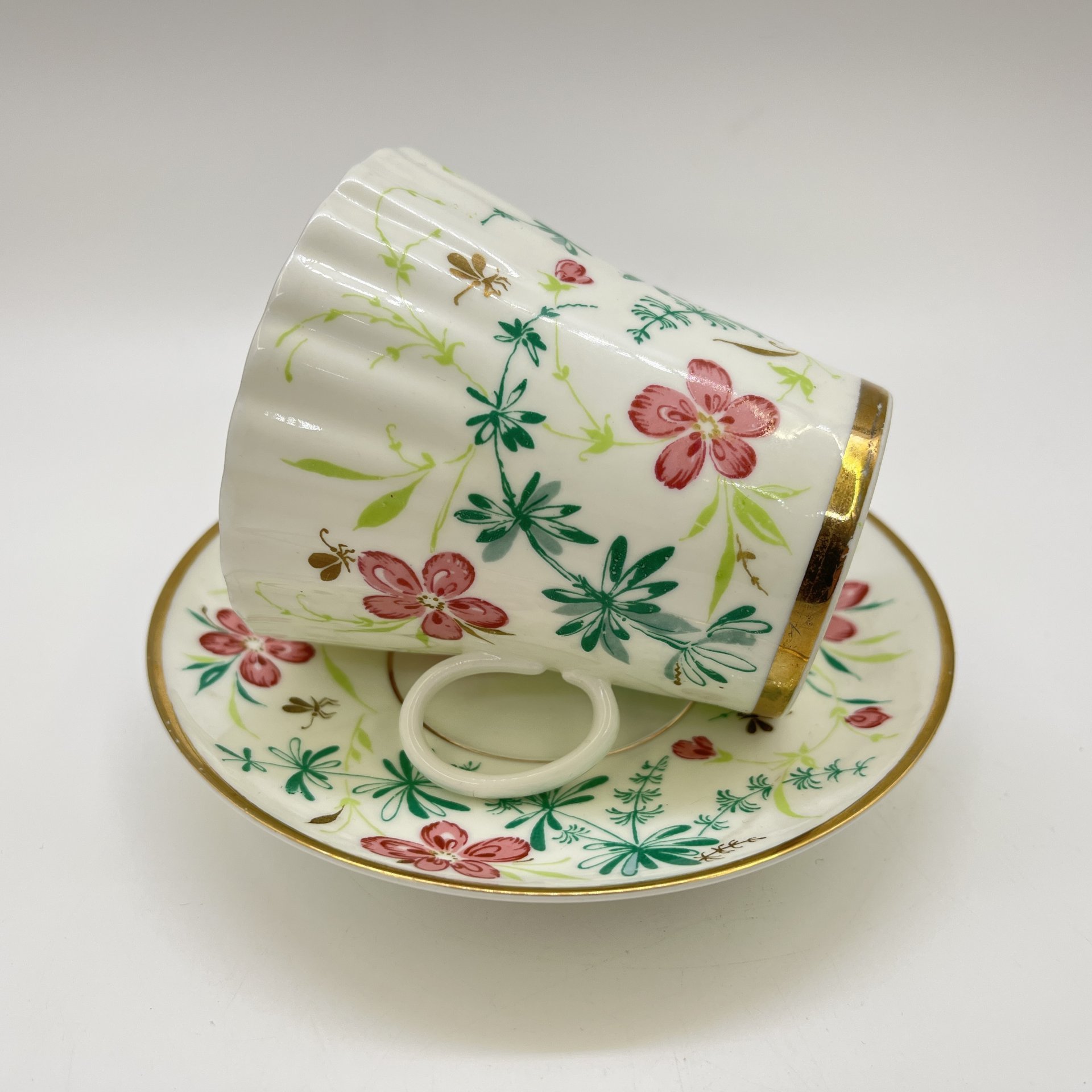 Пара кофейная "Комарики" (форма "Одуванчик"), в подборе, фарфор, деколь, золочение, Ленинградский фарфоровый завод (ЛФЗ), СССР, 1970-1990 гг.