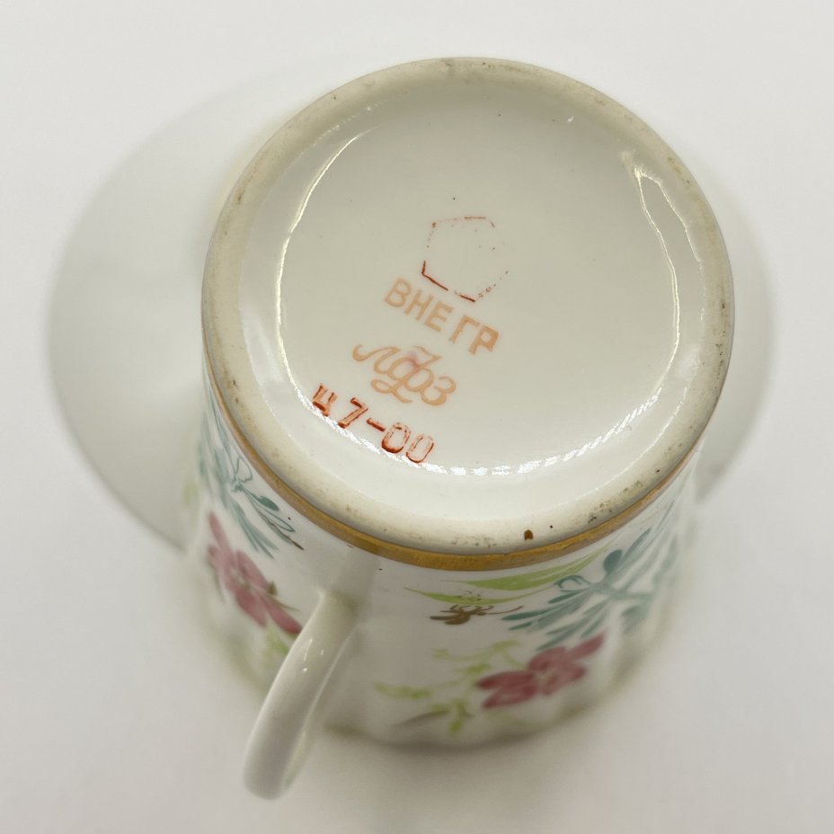 Пара кофейная "Комарики" (форма "Одуванчик"), в подборе, фарфор, деколь, золочение, Ленинградский фарфоровый завод (ЛФЗ), СССР, 1970-1990 гг.