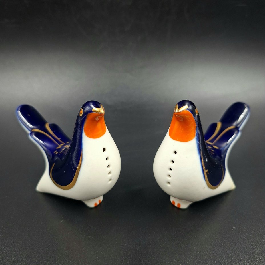 Пара солонок "Голубок", автор М.Н. Мох, фарфор, роспись, золочение, Ленинградский фарфоровый завод (ЛФЗ), СССР, 1979-1992 гг.