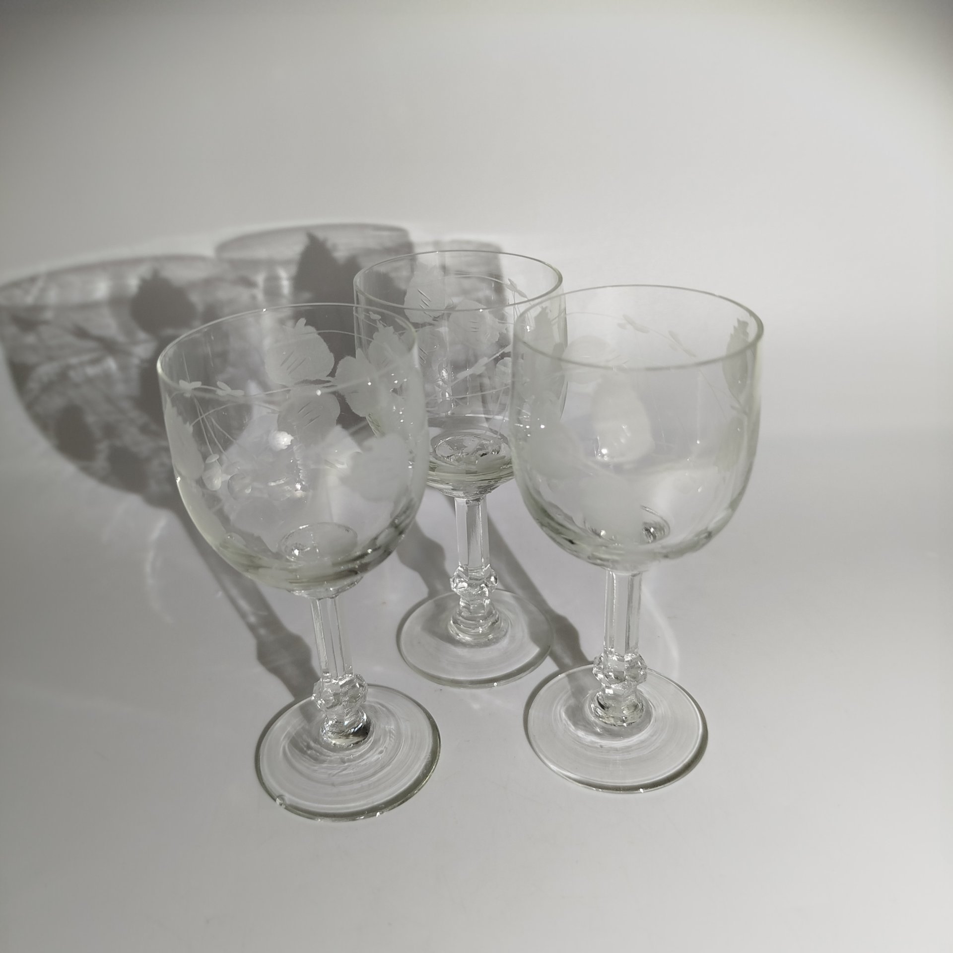 Набор рюмок "Вишни" на 3 персоны, хрусталь, гравировка, СССР, 1970-1990 гг.