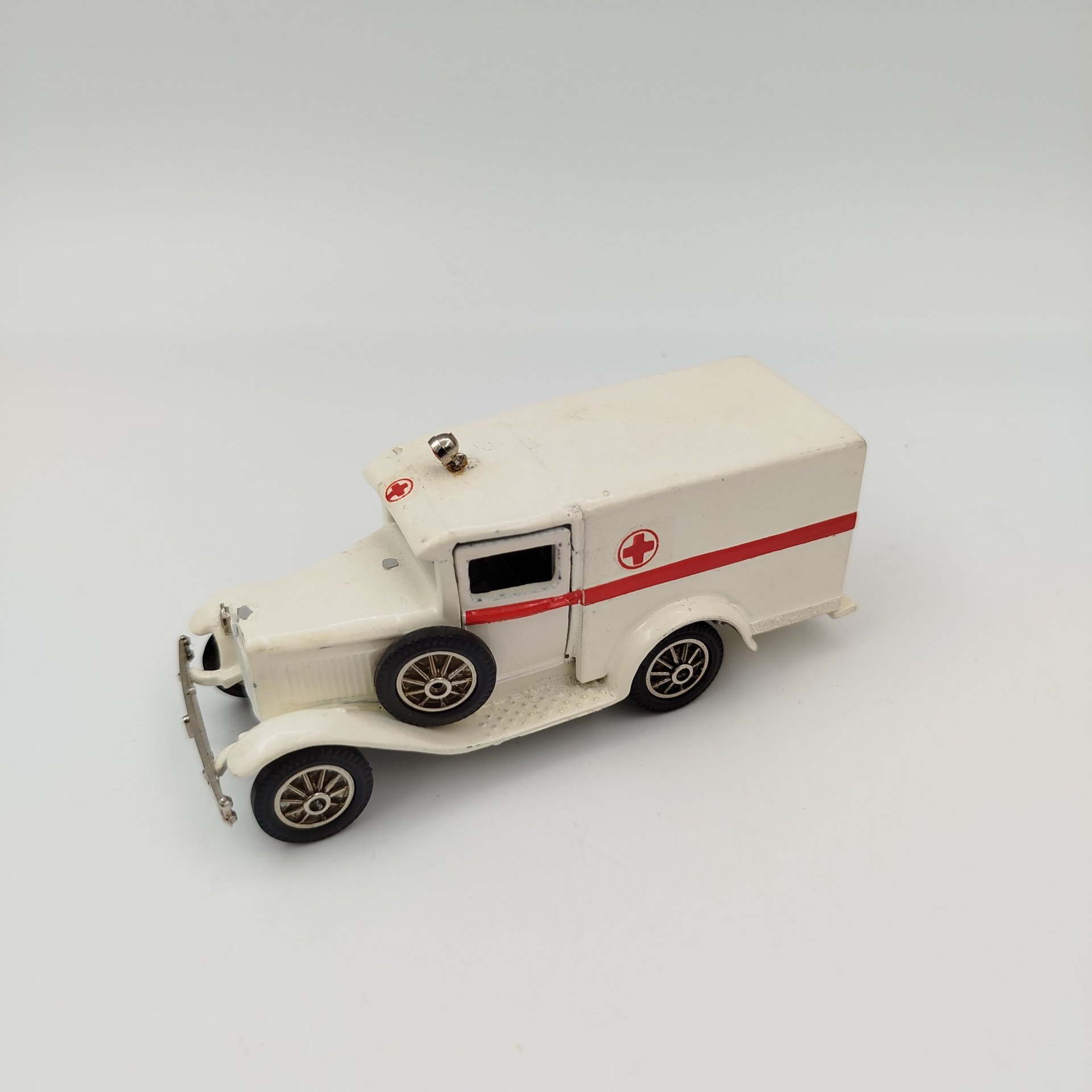 Модель автомобиля "ГАЗ-А" (Скорая помощь), авторская версия, металл, пластмасса, СССР, 1980-1990 гг.