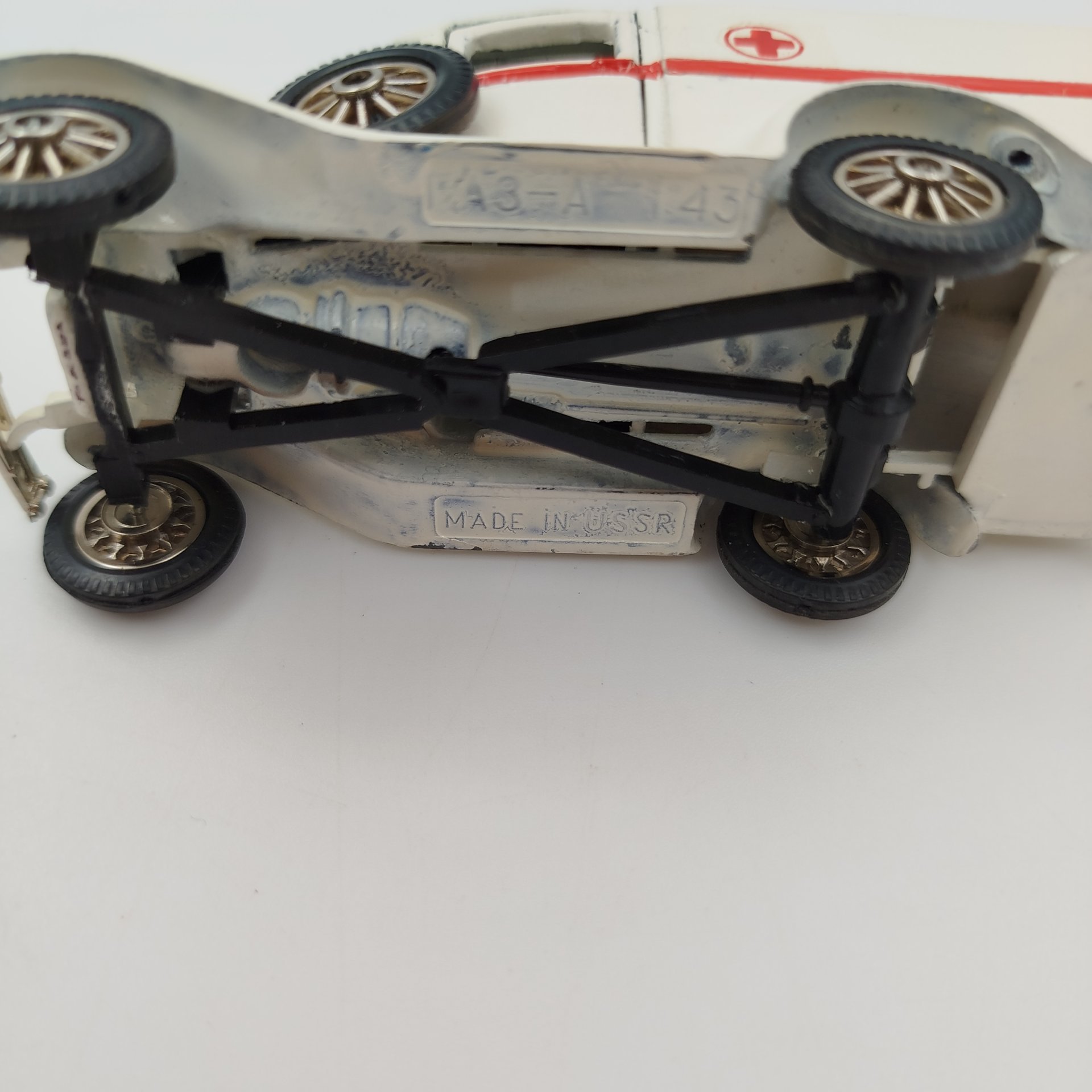 Модель автомобиля "ГАЗ-А" (Скорая помощь), авторская версия, металл, пластмасса, СССР, 1980-1990 гг.