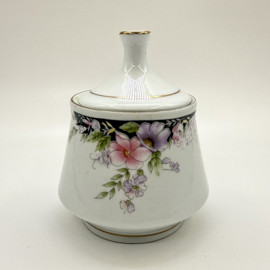 Сахарница, украшенная флоральным декором, фарфор, деколь, золочение, Китай, 1970-1990 гг., Китай