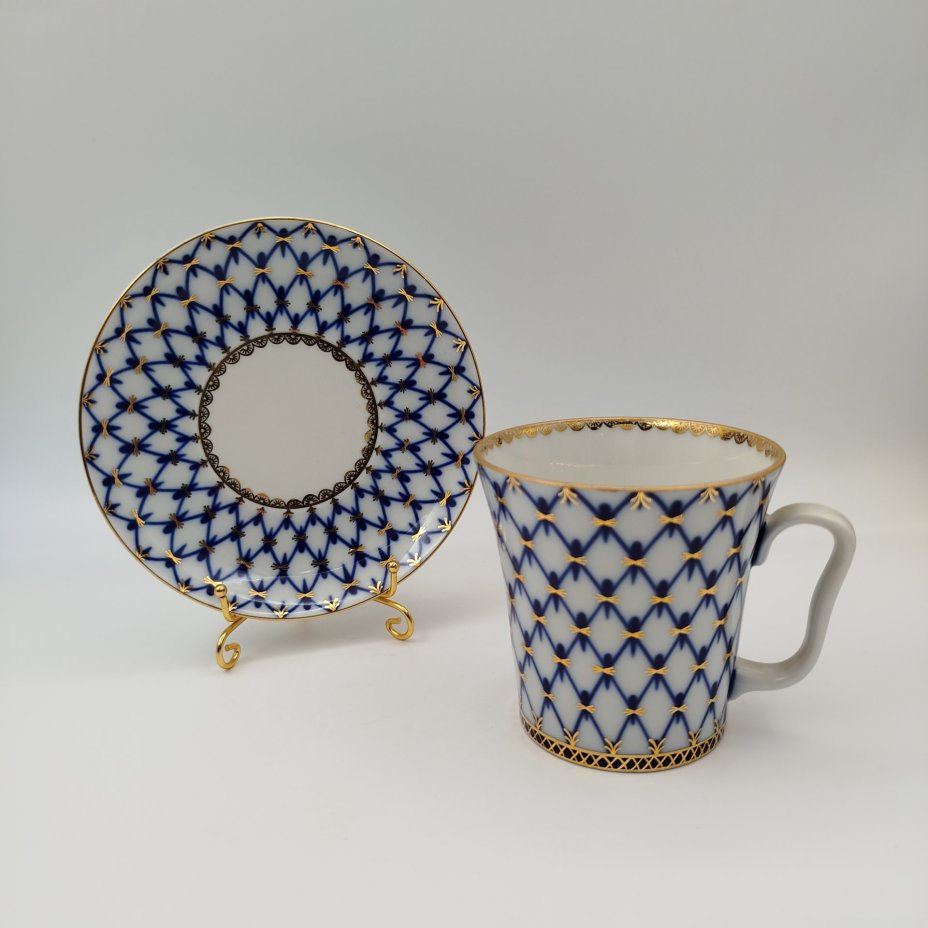 Бокал чайный "Кобальтовая сетка" (форма "Ленинградский"), автор рисунка А.А. Яцкевич, фарфор, деколь, золочение, Ленинградский фарфоровый завод (ЛФЗ), Российская Федерация, 1992-2001 гг.