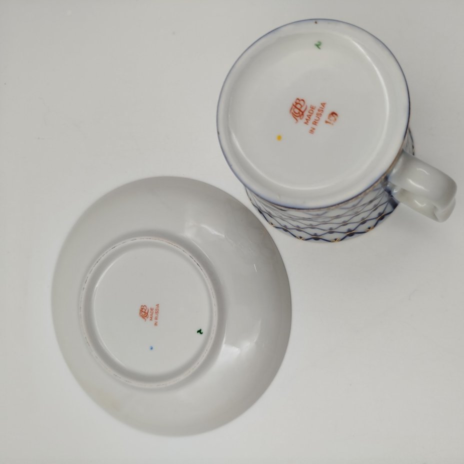 Бокал чайный "Кобальтовая сетка" (форма "Ленинградский"), автор рисунка А.А. Яцкевич, фарфор, деколь, золочение, Ленинградский фарфоровый завод (ЛФЗ), Российская Федерация, 1992-2001 гг.