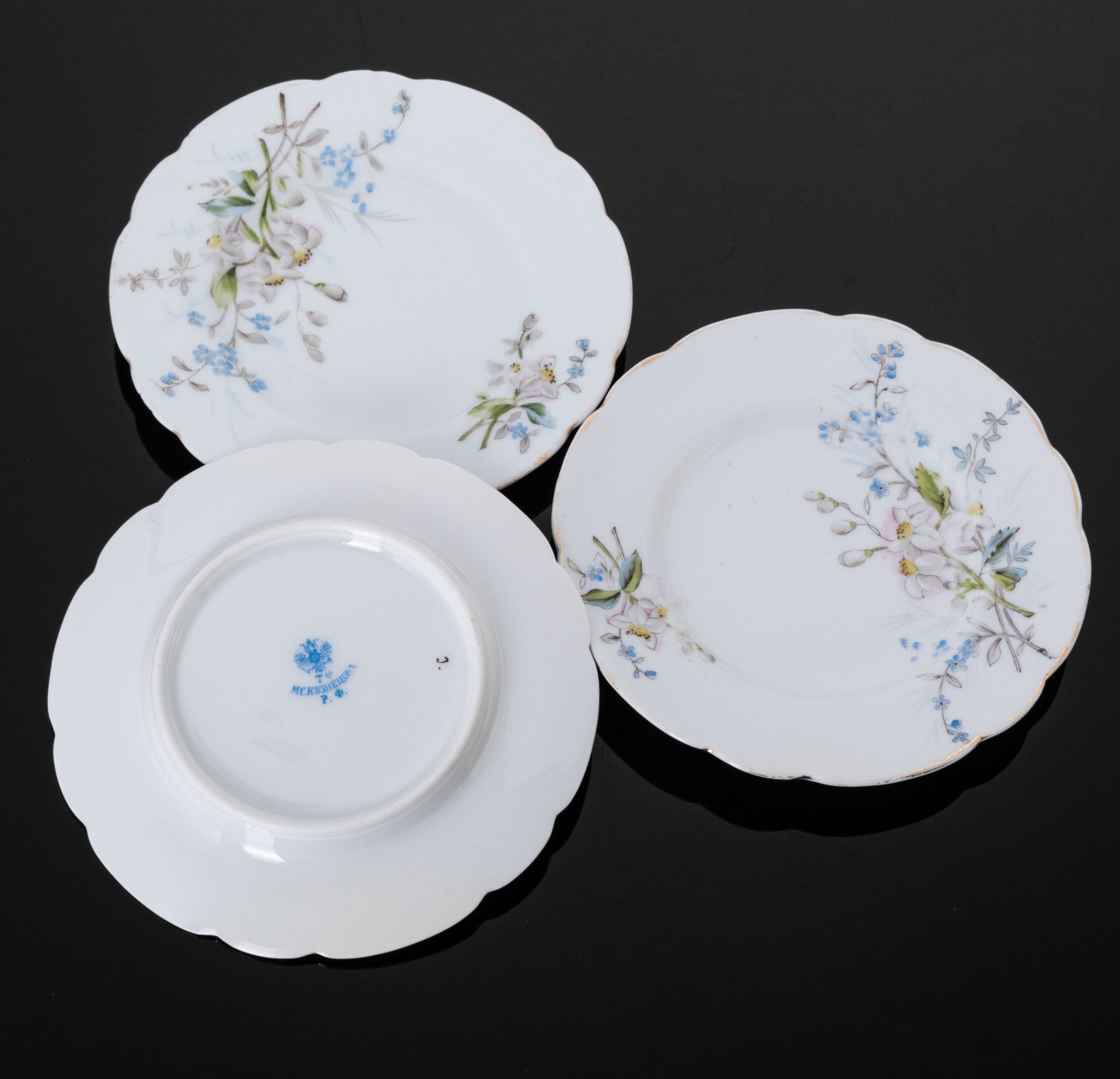Сервиз с нежным цветочным декором на 6 персон (8 предметов), Товарищество М.С. Кузнецова в Риге