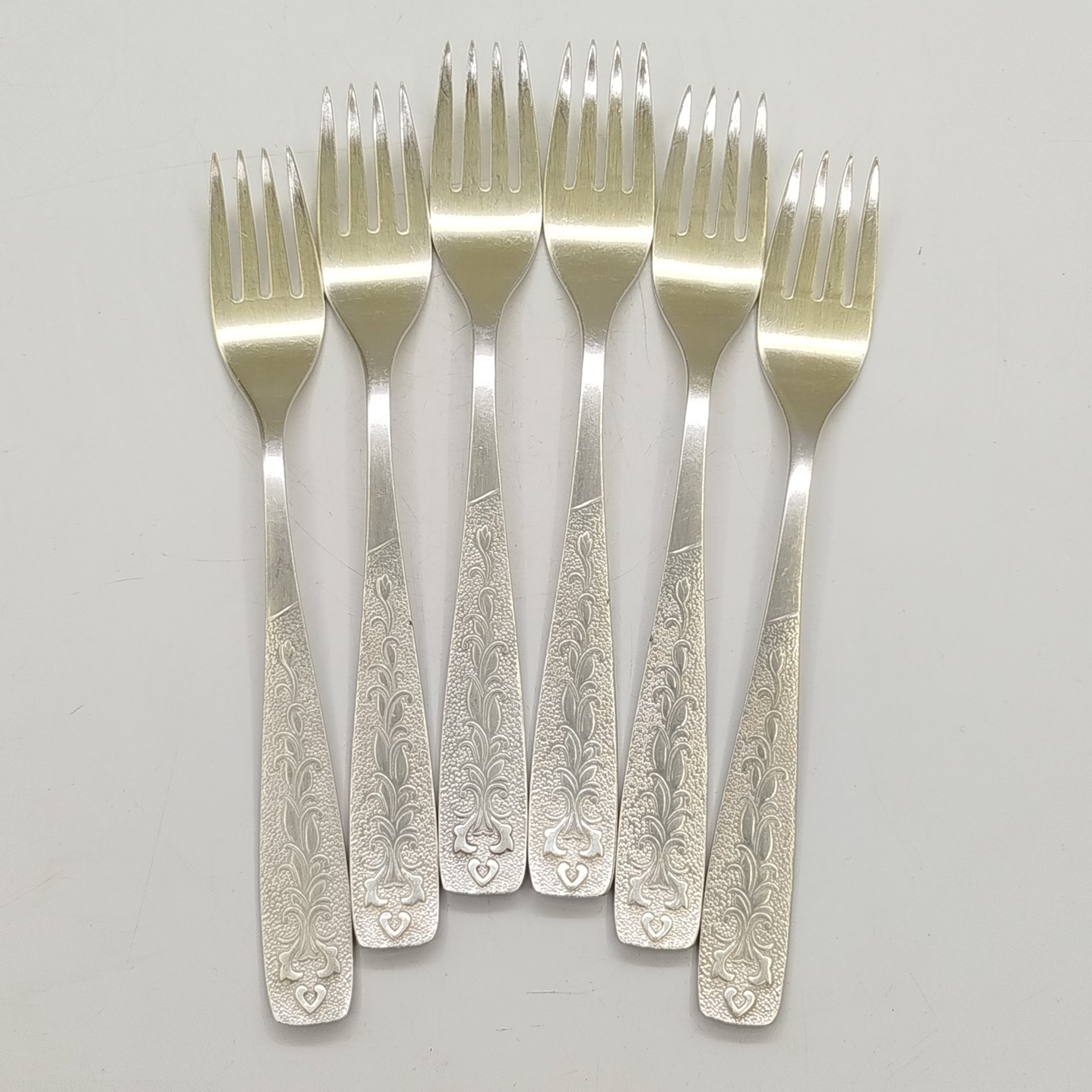 Набор из шести столовых вилок «Хмель», мНЦ (медь-никель-цинк), Завод «Проминь», СССР, 1960-1990 гг.