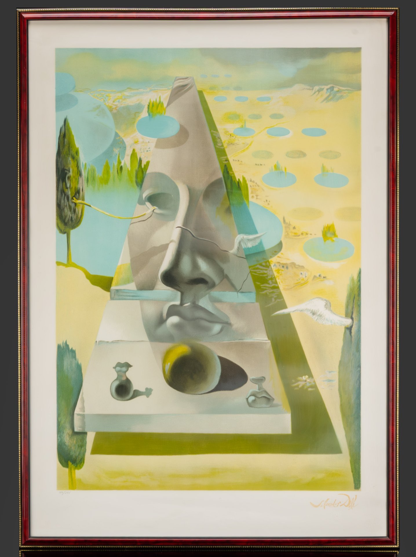 Литография по картине Сальвадора Дали "Явление лица Афродиты Книдской на фоне пейзажа", лист 124/295, бумага, печать, стекло, рама, Западная Европа, 1981 г.