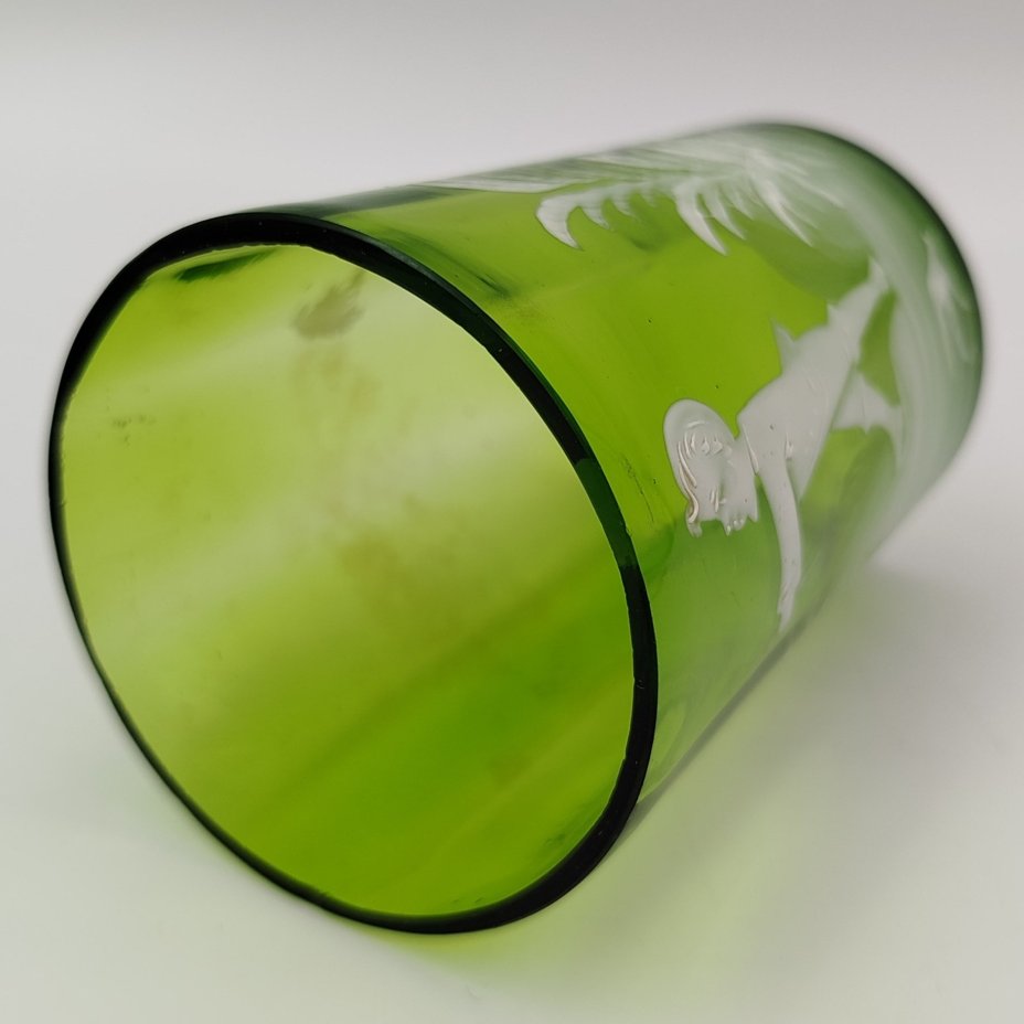 Стакан с изображением мальчика (Мэри Грегори)