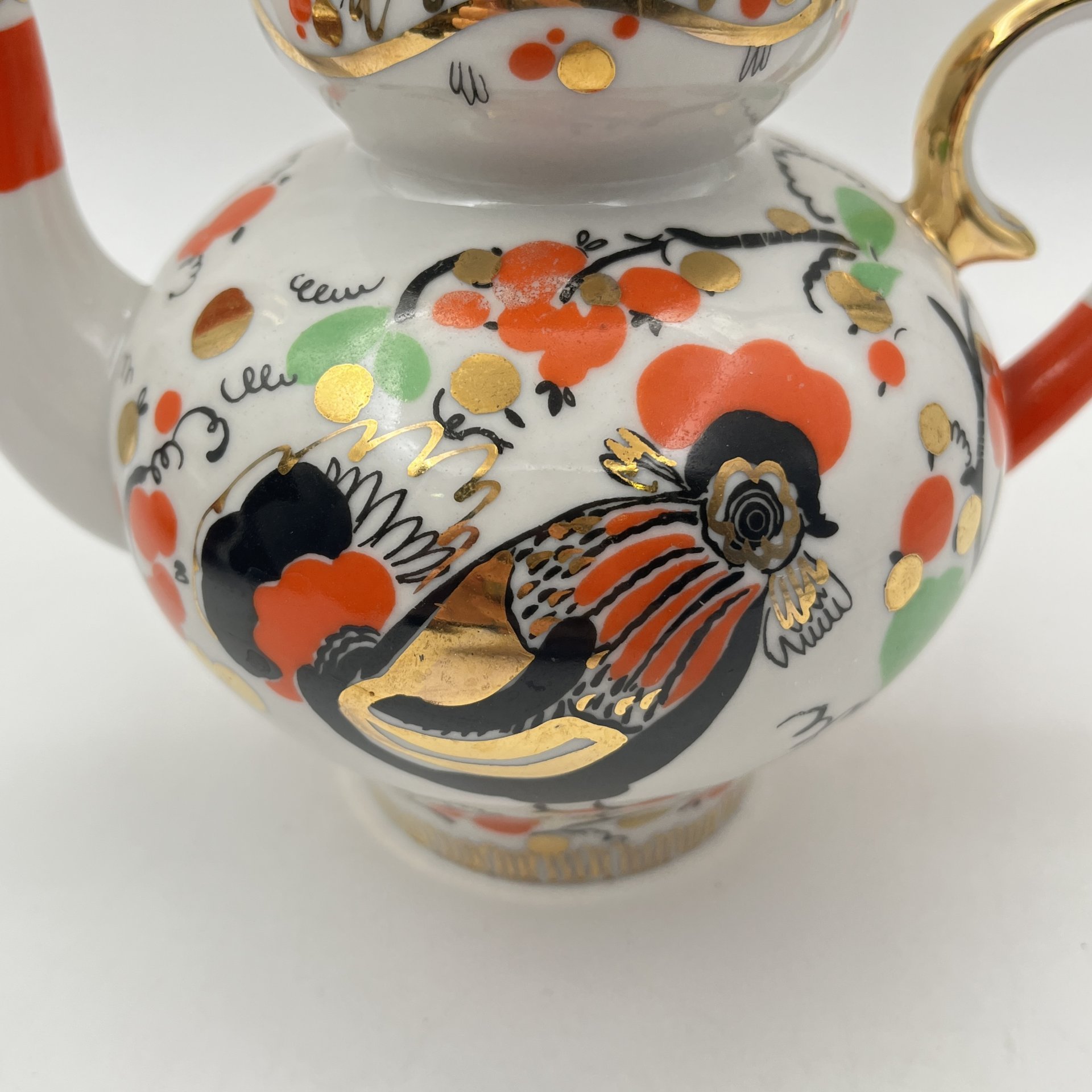 Чайник заварочный "Петушки",  форма "Бутон", автор формы Борисов А.И., автор рисунка Григорьева Л.И.