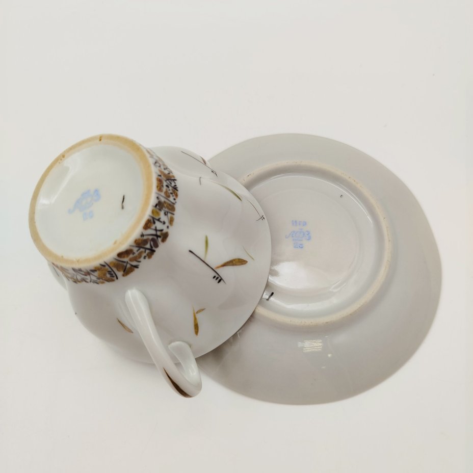 [Редкая роспись] Пара чайная с декором в виде лепестков, форма "Волна" (автор формы Э.М. Криммер), фарфор, роспись, золочение, Ленинградский фарфоровый завод (ЛФЗ), СССР, 1960-1970 гг.