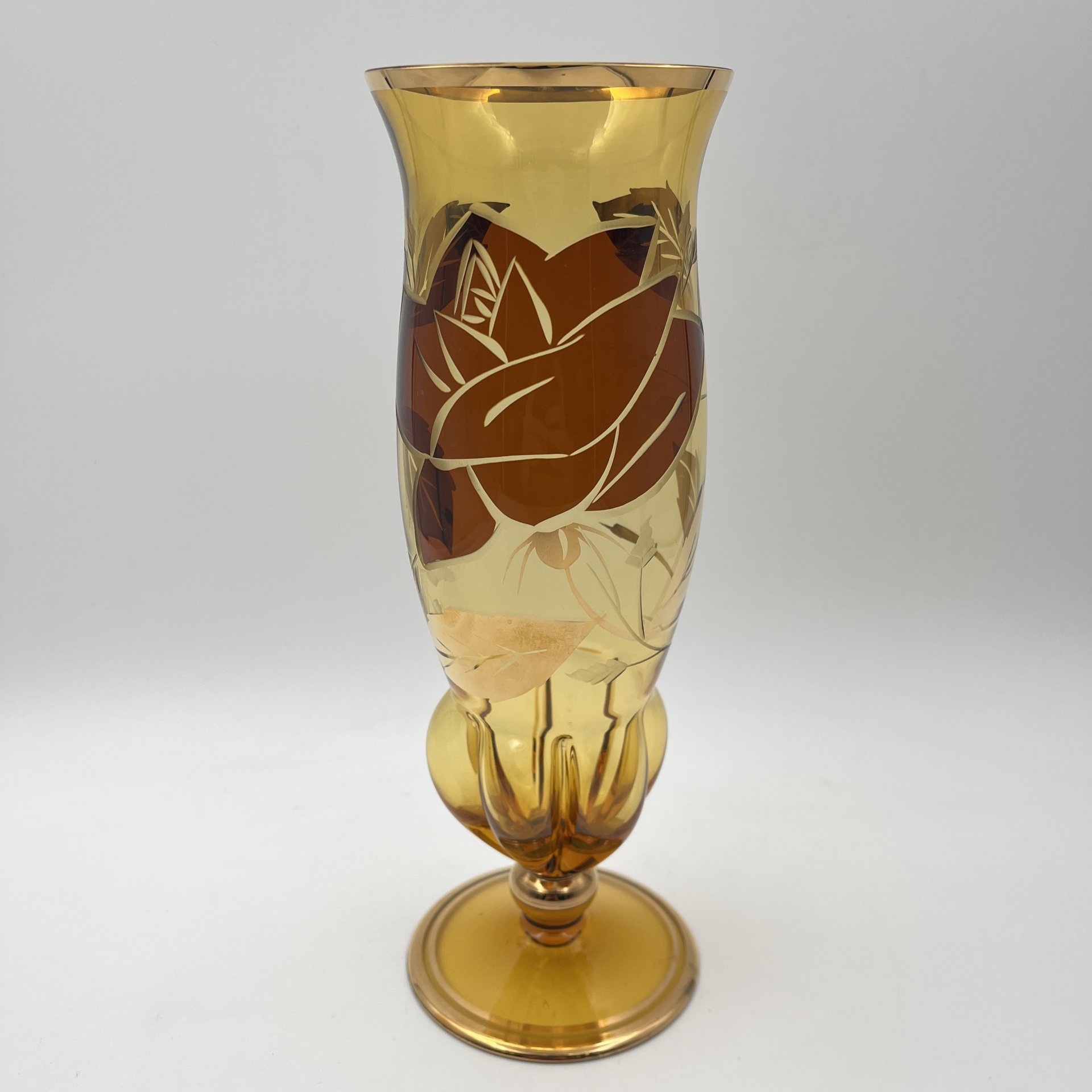 Ваза в виде кубка