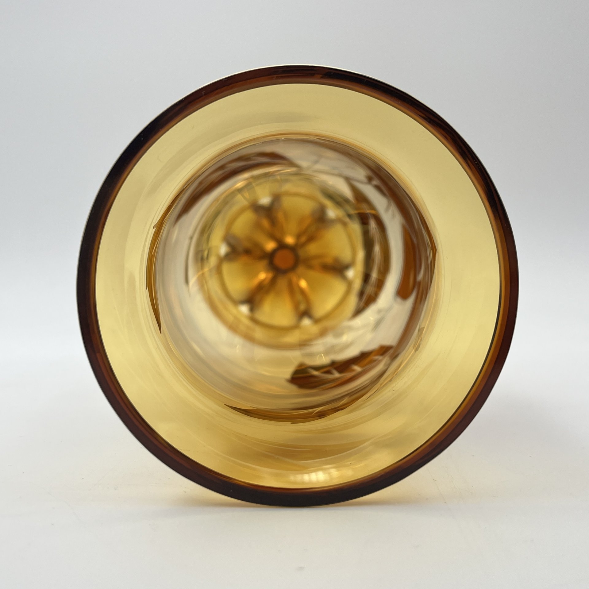 Ваза в виде кубка