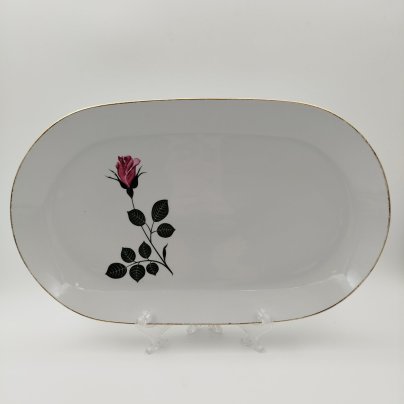 Блюдо вытянутой формы с изображением розы, фарфор, деколь, золочение, Kahla, ГДР, 1968-1987 гг.