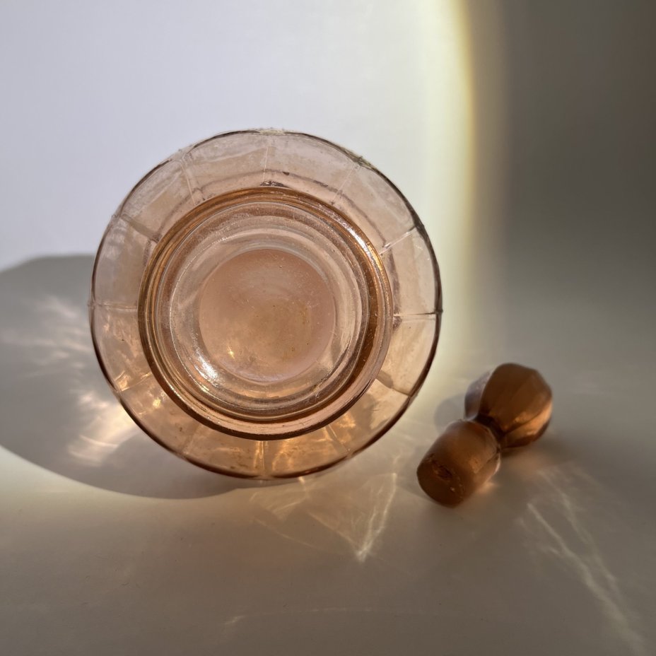 Миниатюрный штоф (флакон) розового оттенка, стекло, СССР, 1970-1990 гг.
