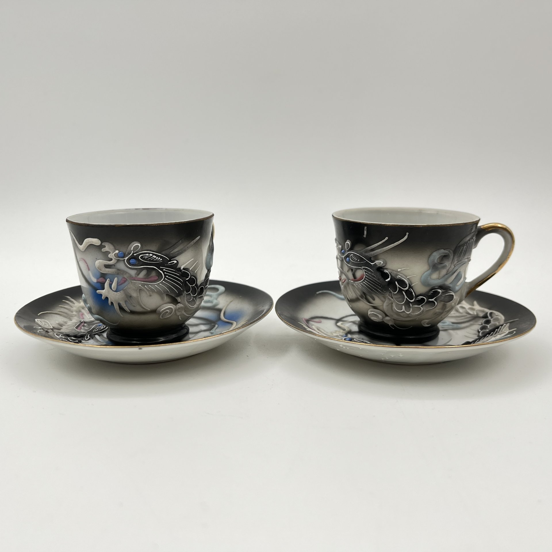 Набор из 2-х кофейных пар "Дракон", Lux Porcelain FAHD M.K., фарфор, бисквит, роспись, золочение, Азия, 1970-1990 гг.