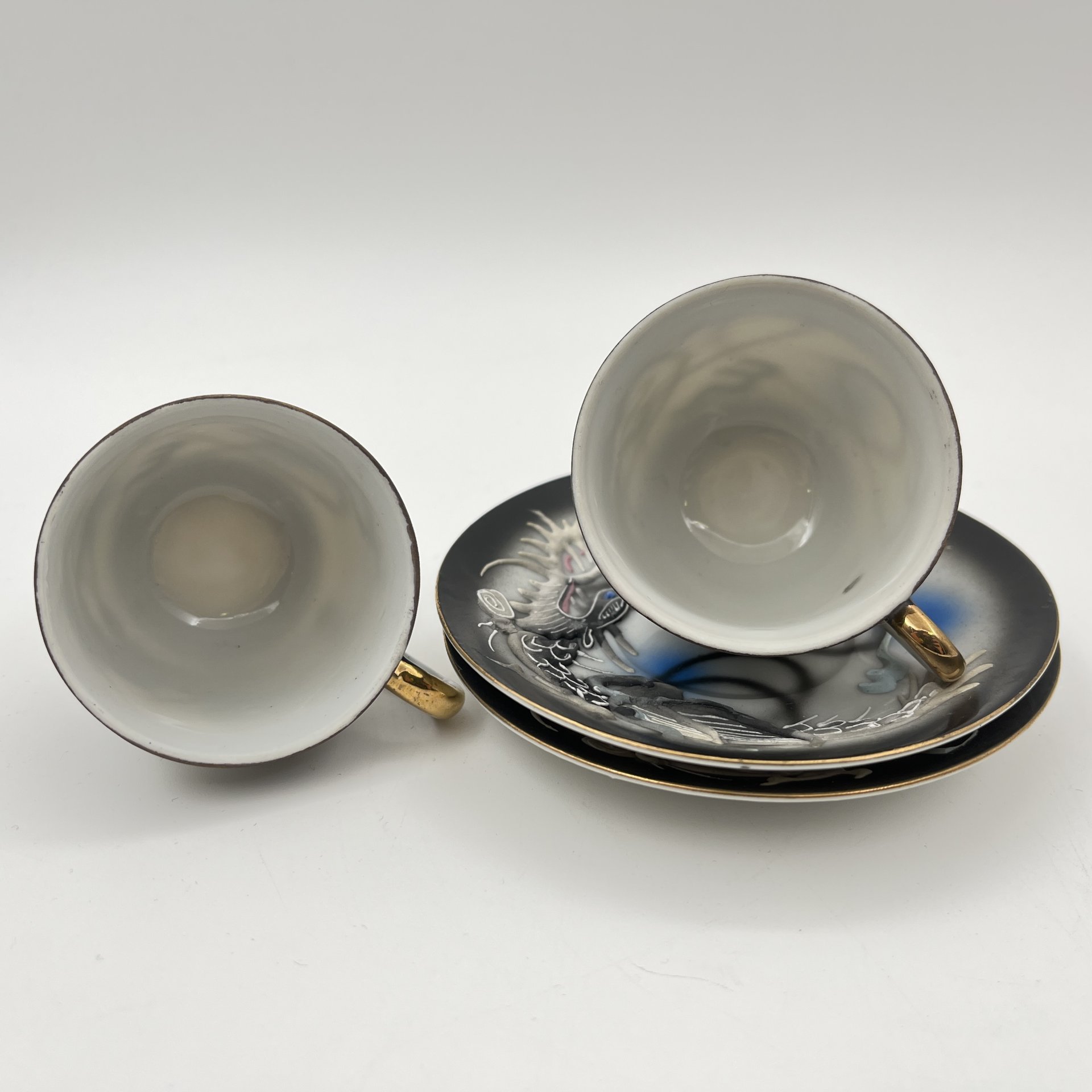 Набор из 2-х кофейных пар "Дракон", Lux Porcelain FAHD M.K., фарфор, бисквит, роспись, золочение, Азия, 1970-1990 гг.