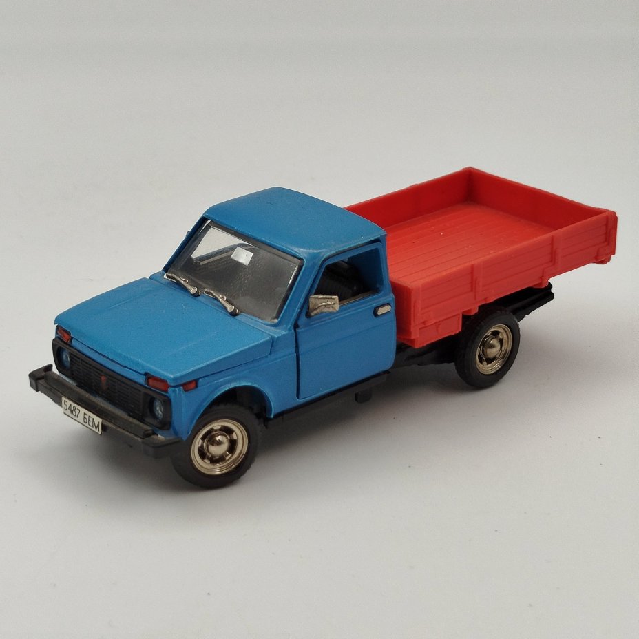 Модель автомобиля "ВИС-23460", авторская модель, металл, пластмасса, СССР, 1980-1990 гг.