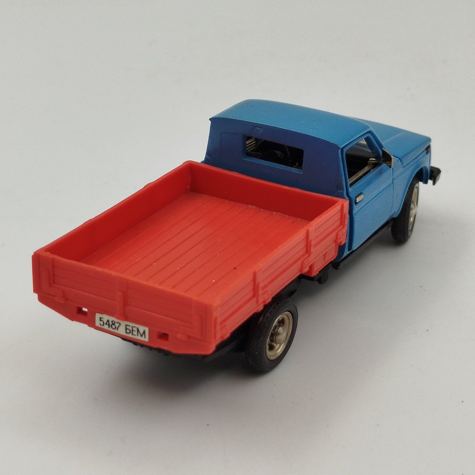 Модель автомобиля "ВИС-23460", авторская модель