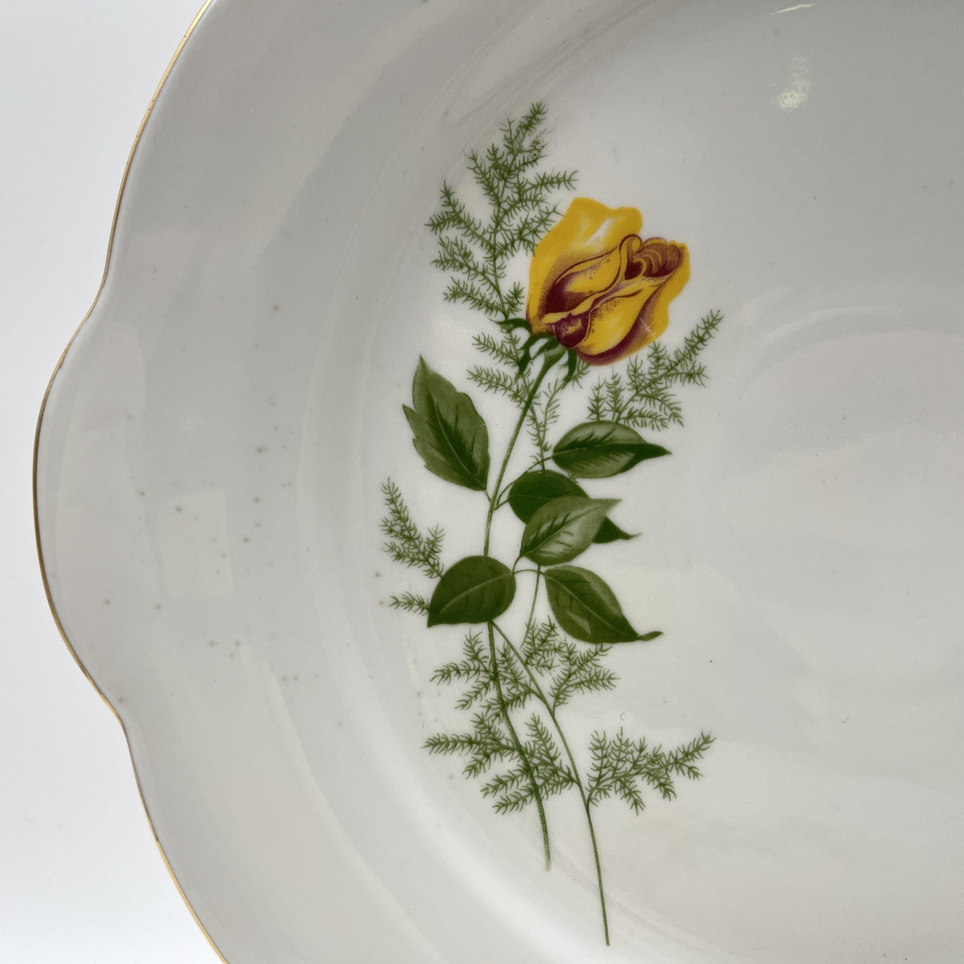 Набор десертных тарелок и блюда "Желтая роза" на 6 персон, фарфор, деколь, золочение, Kahla, ГДР, 1970-1980 гг.