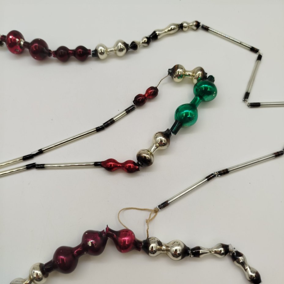 Набор из четырех бус на ёлку, стекло, стеклярус, Завод «Лаборприбор», СССР, 1950-1980 гг.