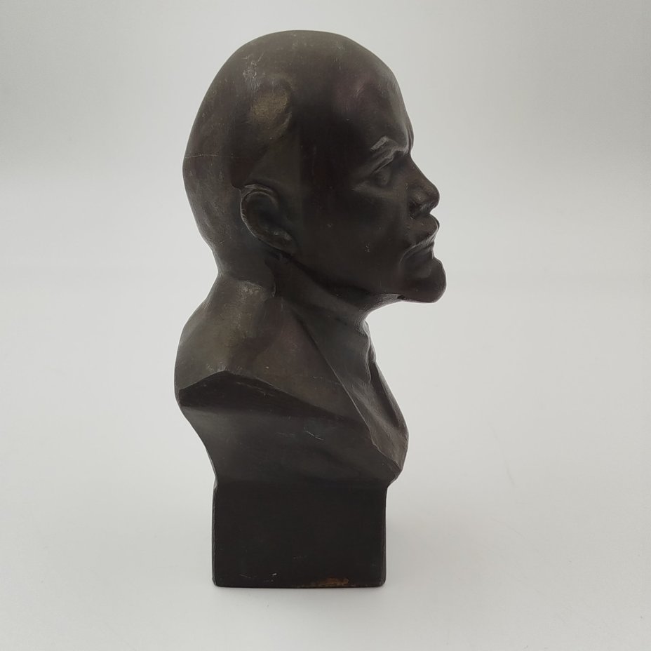 Бюст "В.И. Ленин", автор Геворкян, металл, крашение, Волгоградский опытный завод «Сувенир», СССР, 1960-1980 гг.